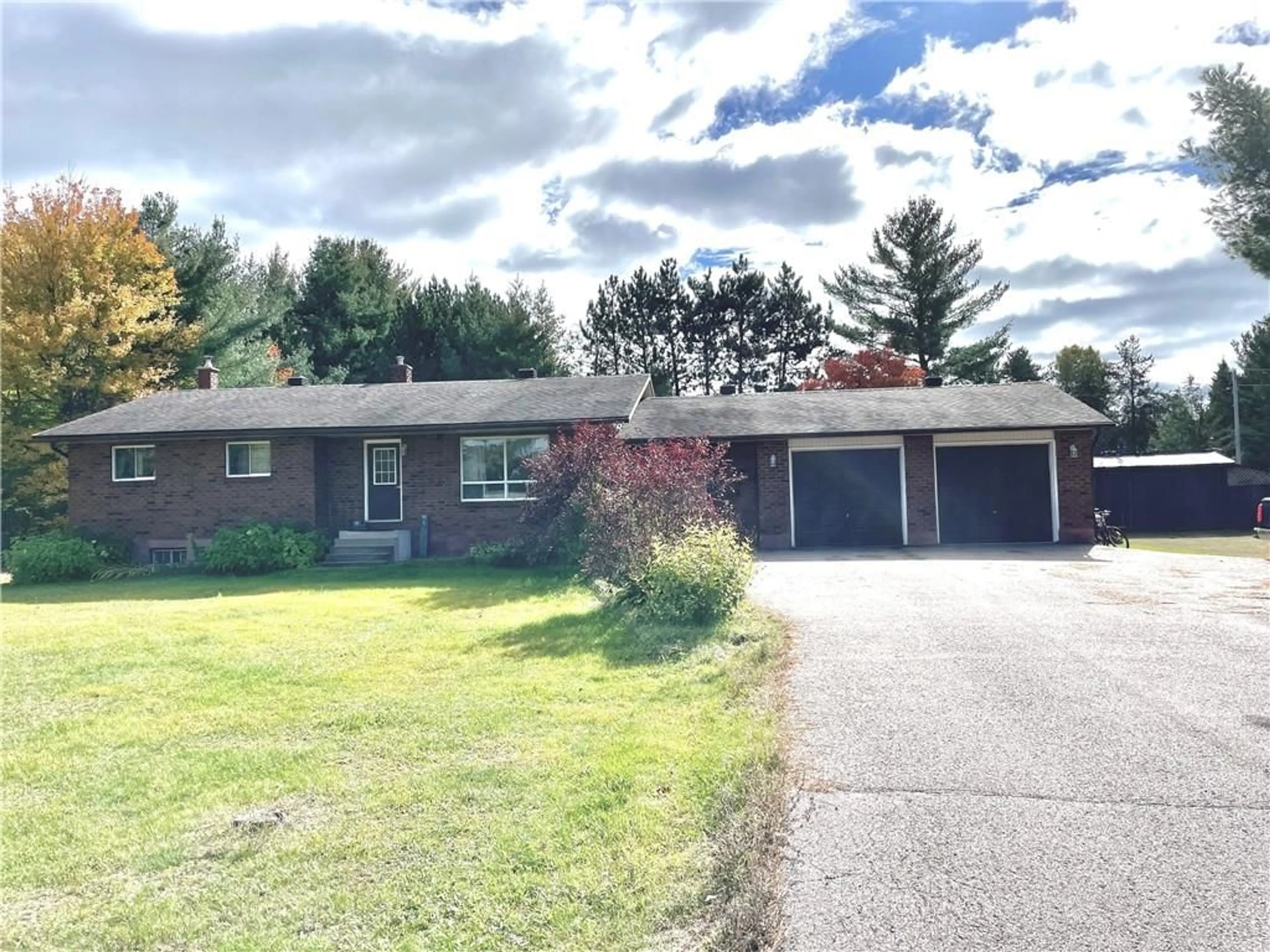 Frontside or backside of a home, the street view for 593 AIRPORT Rd, Petawawa Ontario K8A 6W7