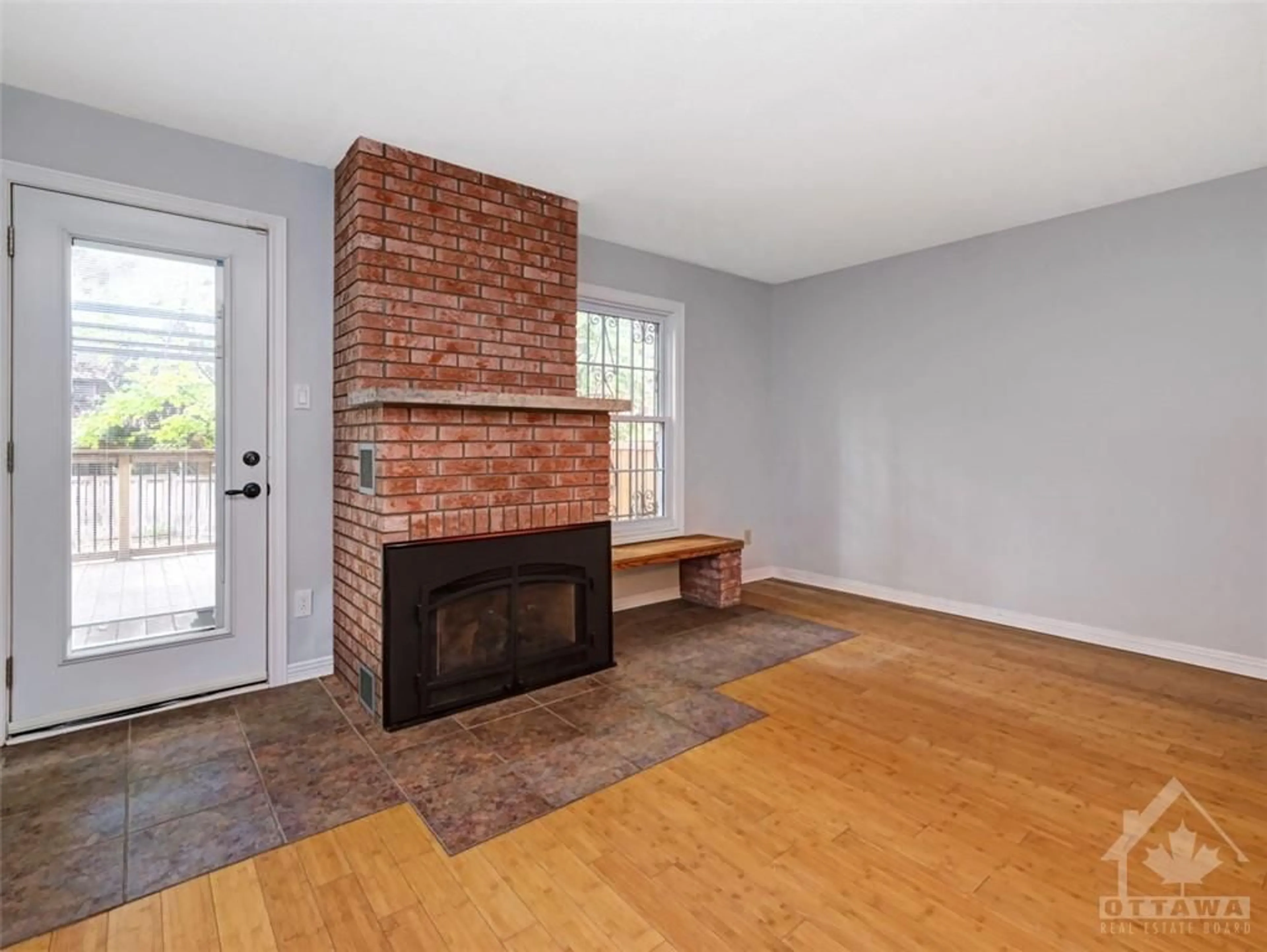 Living room, wood floors for 12 OAKLEY Ave #D, Ottawa Ontario K2B 6M6