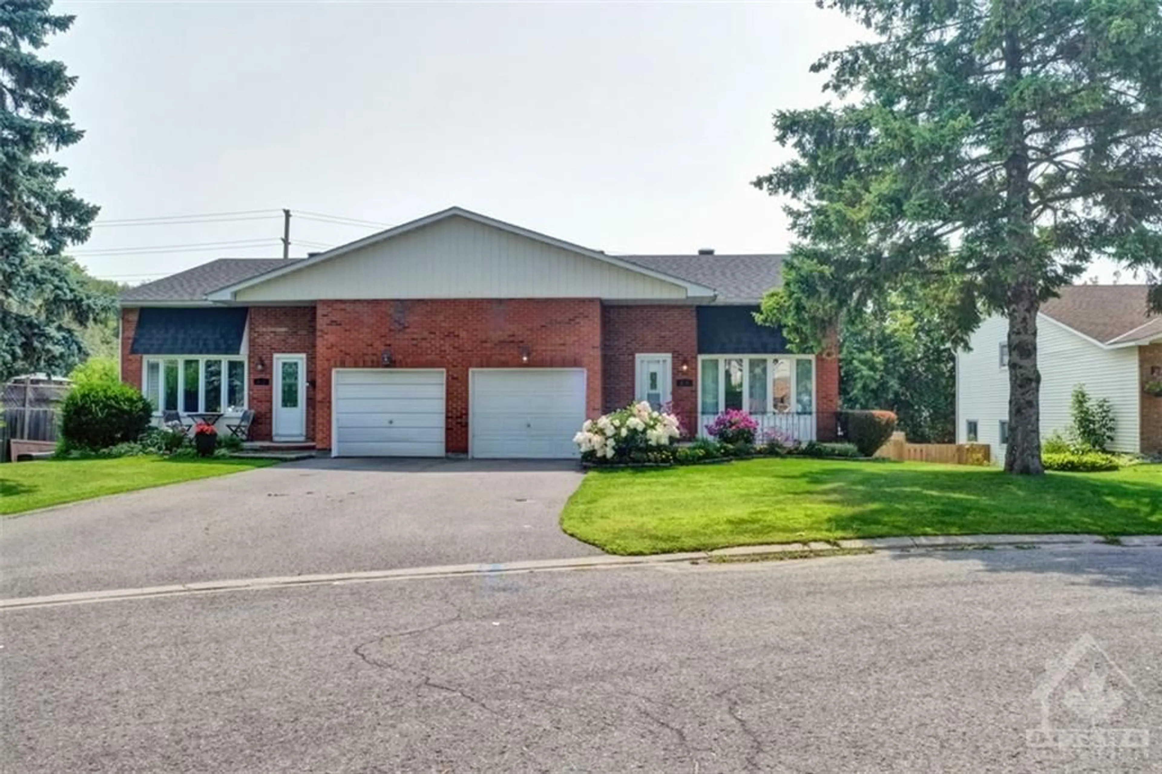 A pic from exterior of the house or condo, the street view for 11 ALDER Cres, Ottawa Ontario K1B 4X4