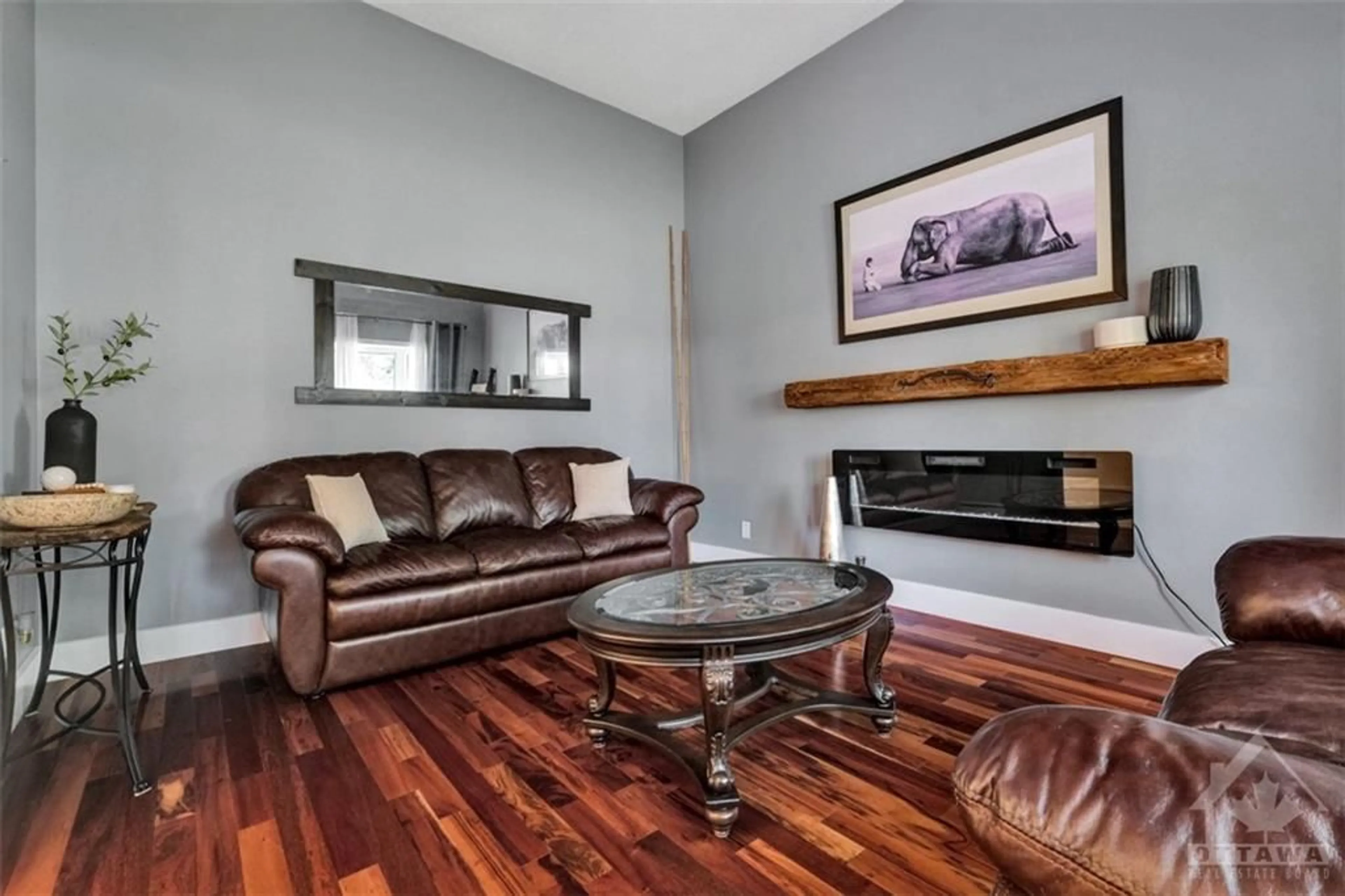 Living room, wood floors for 11 ALDER Cres, Ottawa Ontario K1B 4X4