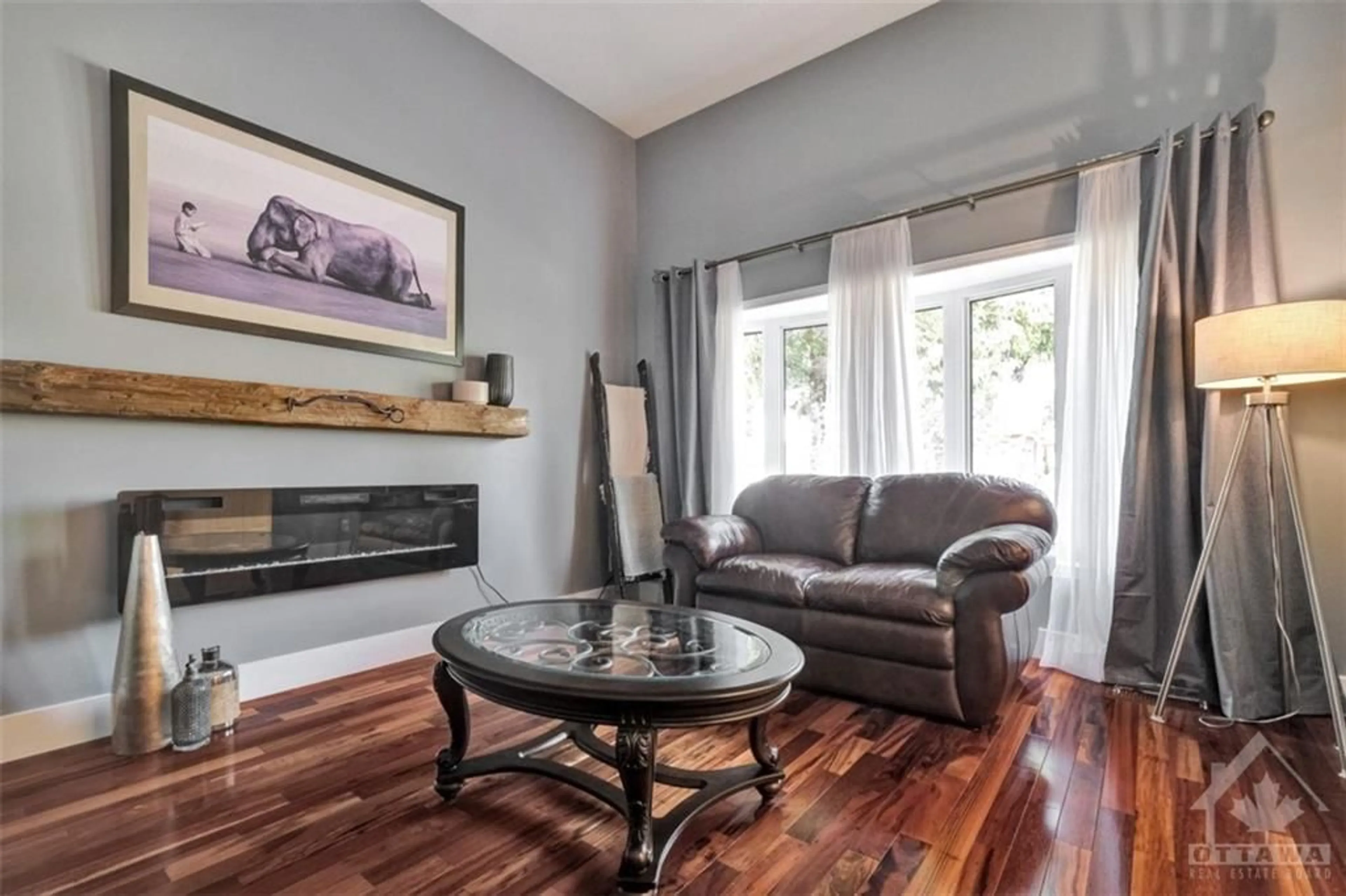 Living room, wood floors for 11 ALDER Cres, Ottawa Ontario K1B 4X4