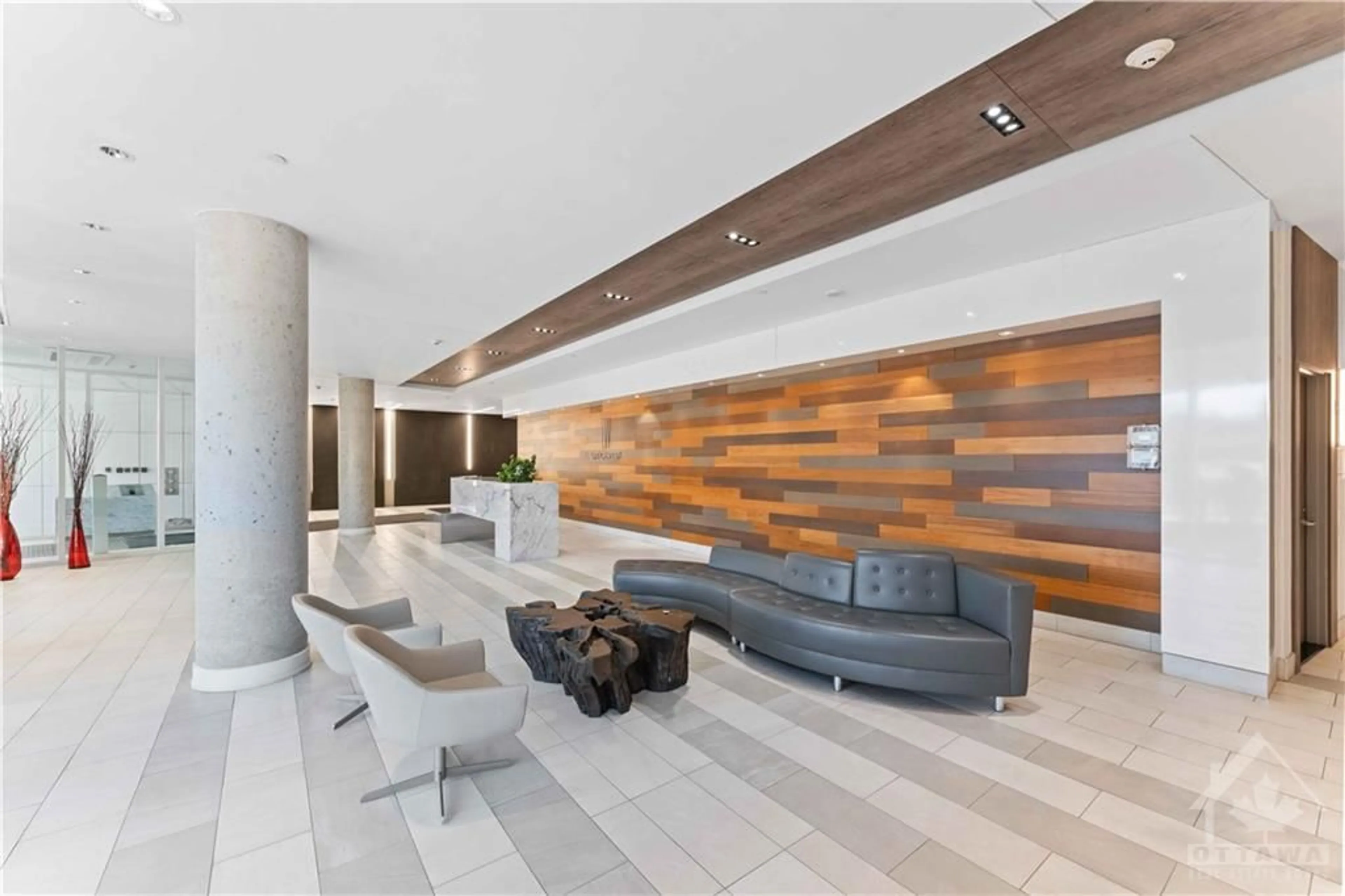 Indoor lobby, wood floors for 485 RICHMOND Rd #2106, Ottawa Ontario K2A 3W9