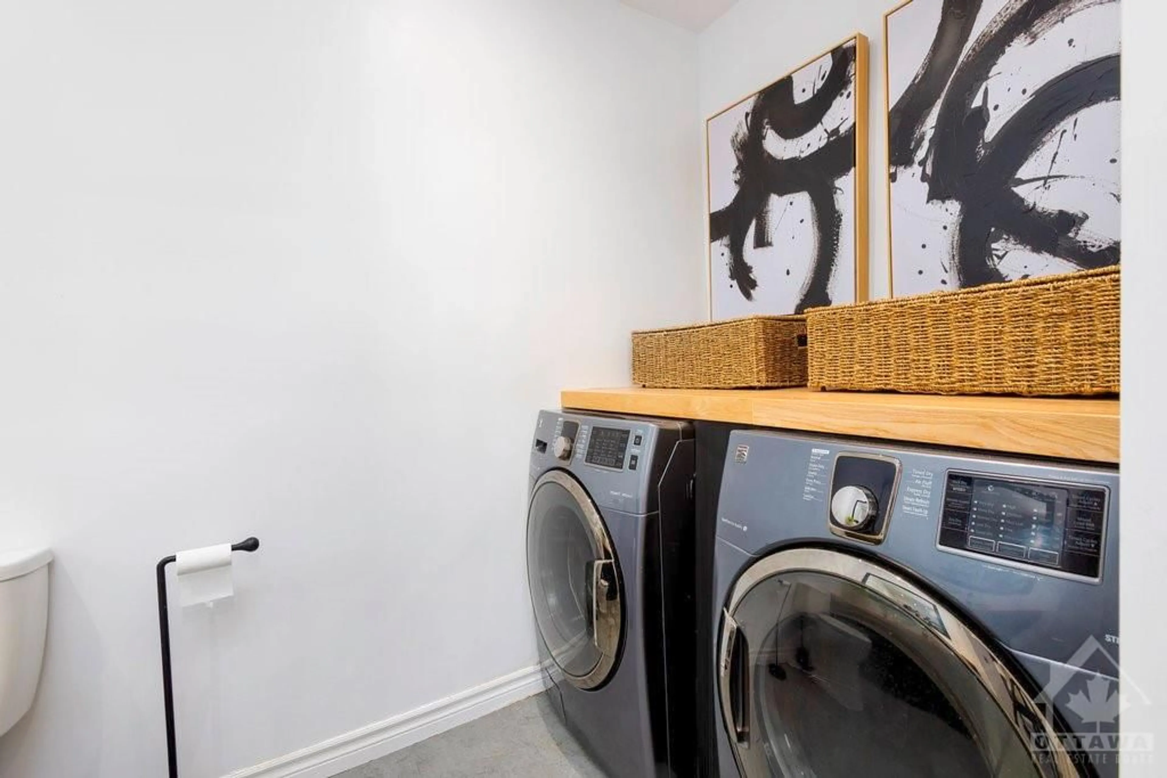 Laundry room for 552 MUTUAL St, Ottawa Ontario K1K 1C6