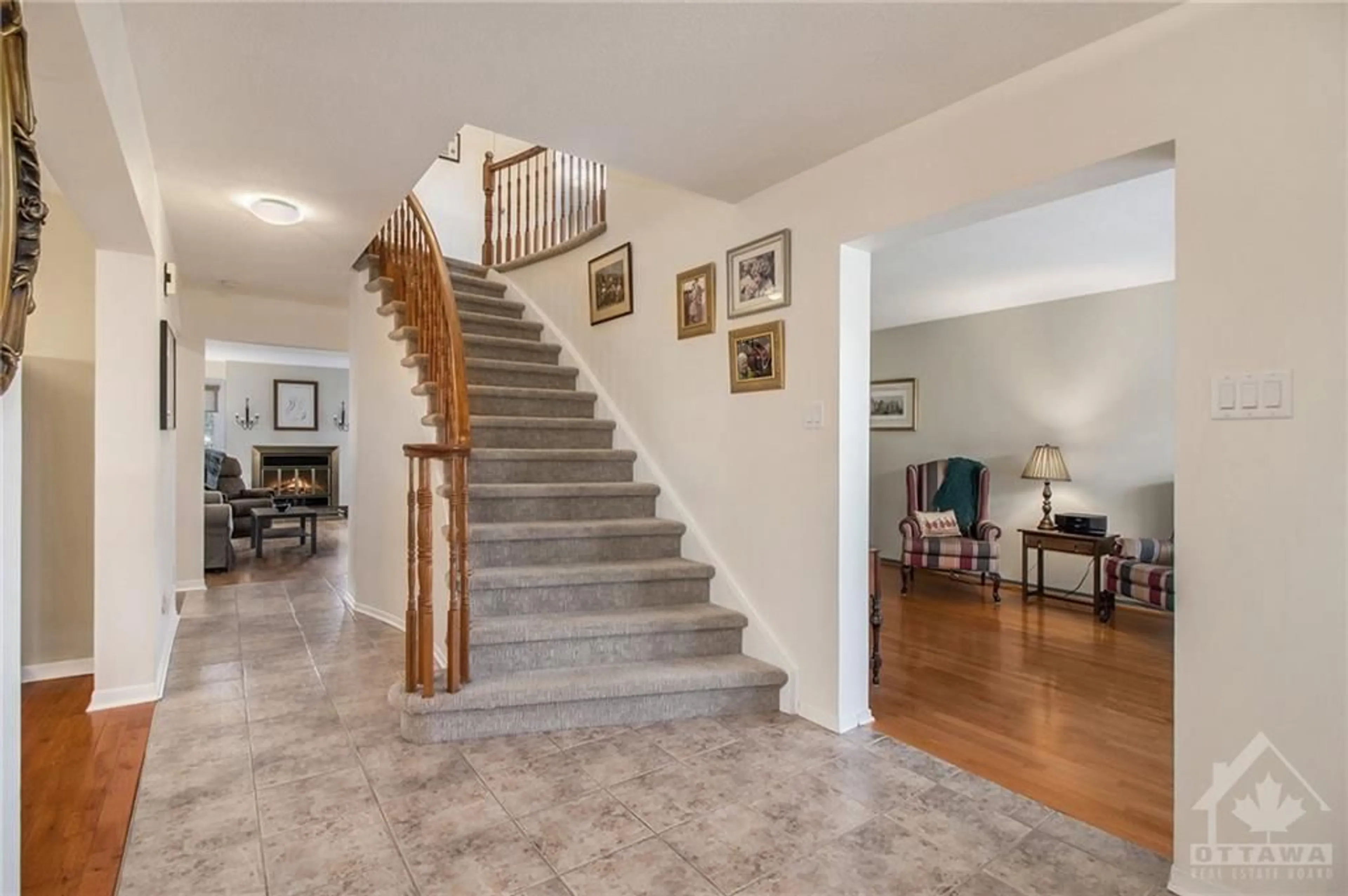 Indoor foyer, wood floors for 1886 LECLAIR Cres, Orleans Ontario K1E 3S1