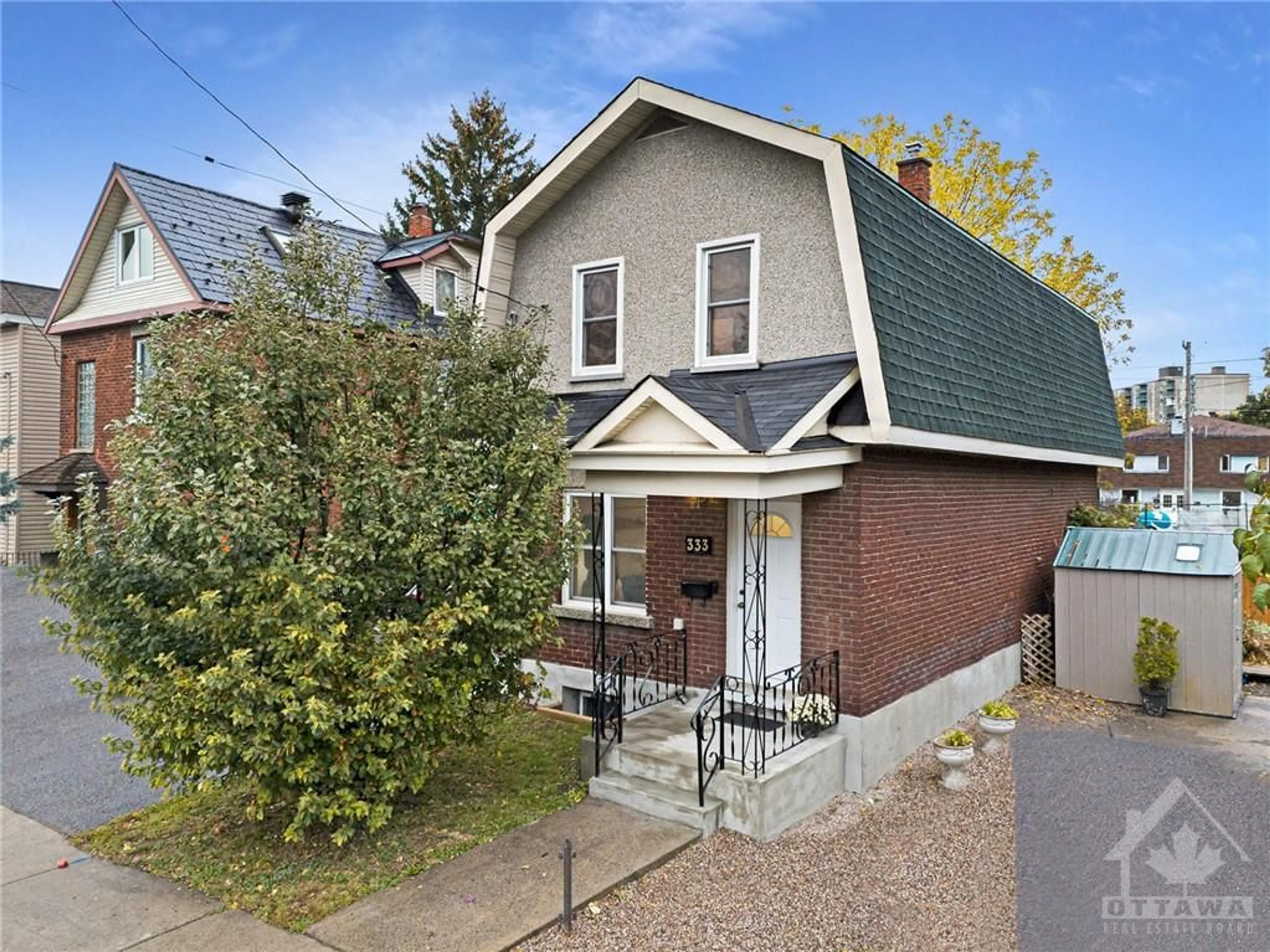 Frontside or backside of a home, cottage for 333 HINCHEY Ave, Ottawa Ontario K1Y 1M1