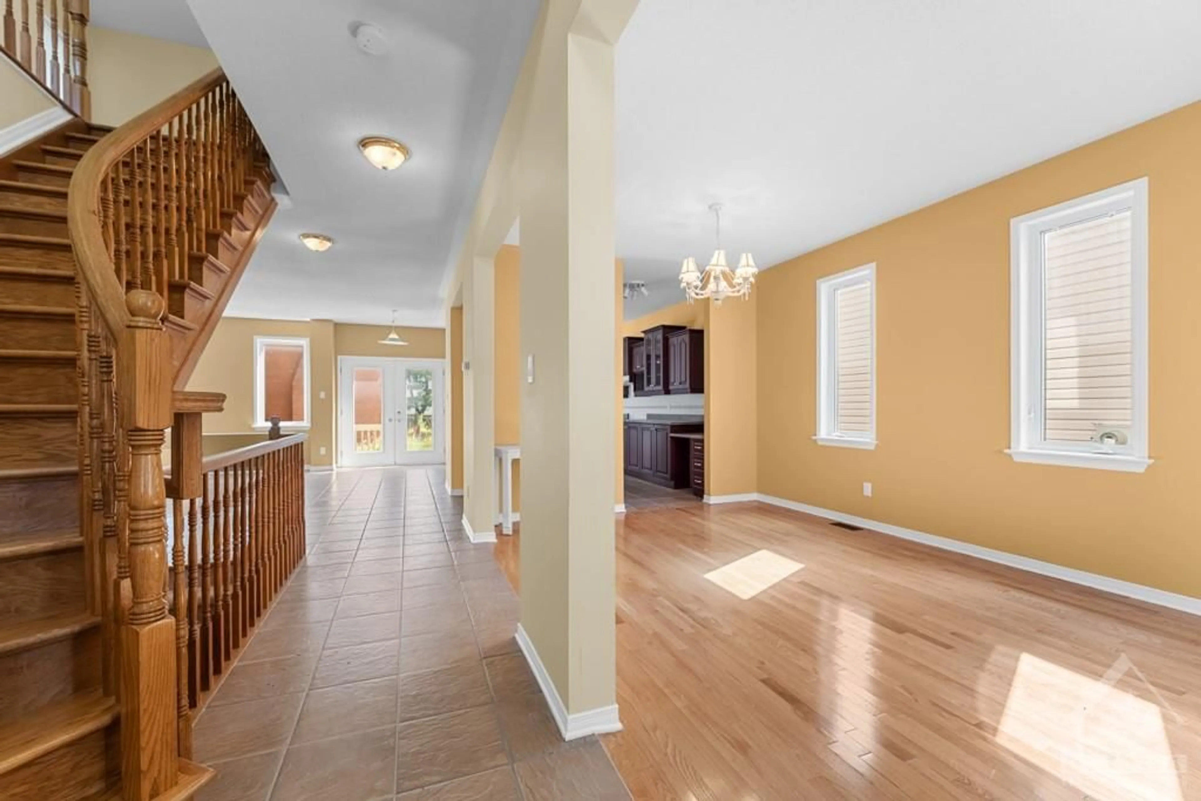 Indoor entryway, wood floors for 5 TIERNEY Dr, Nepean Ontario K2J 4W2