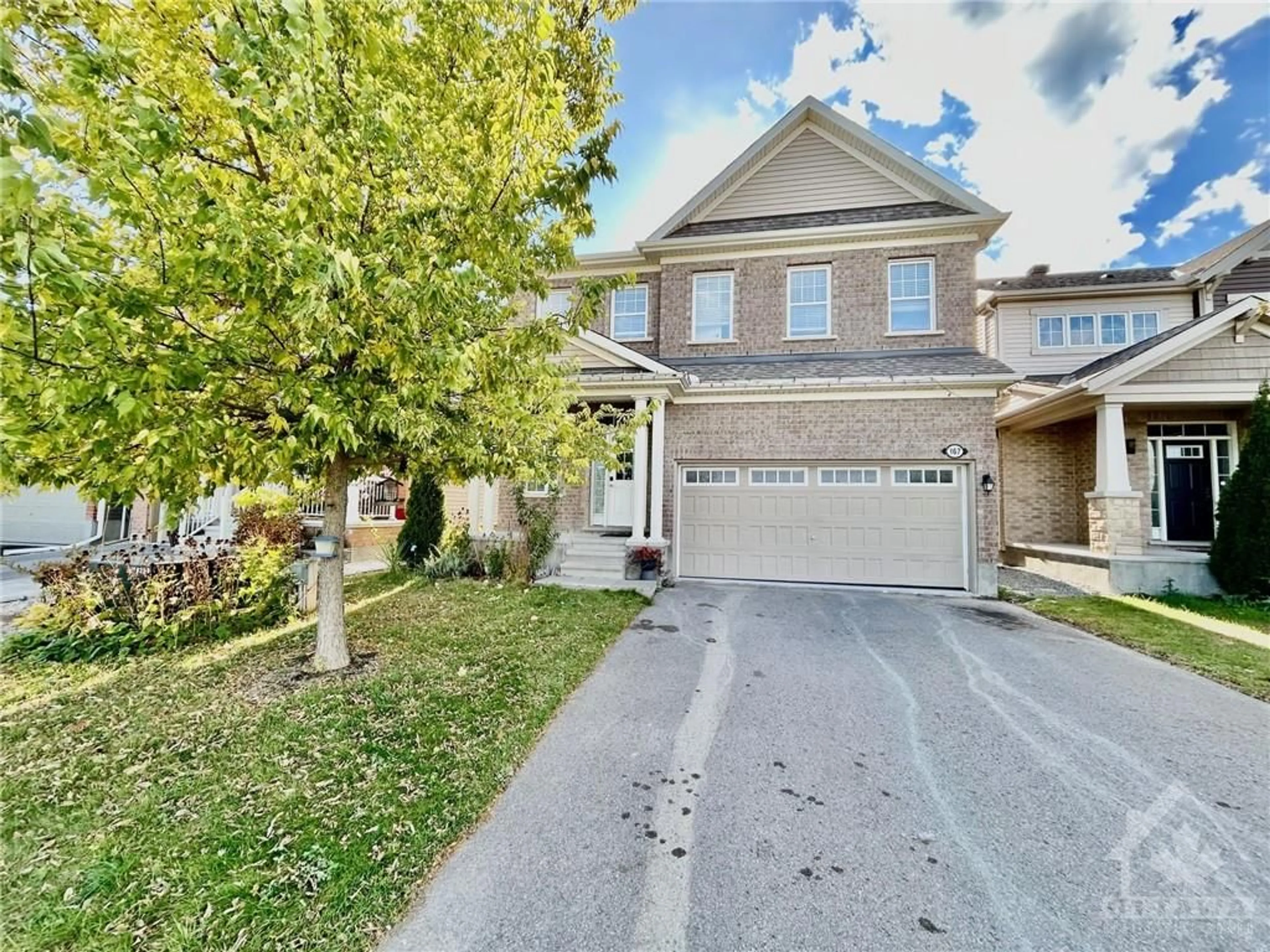 A pic from exterior of the house or condo, the street view for 167 SANTOLINA St, Stittsville Ontario K2S 0W9