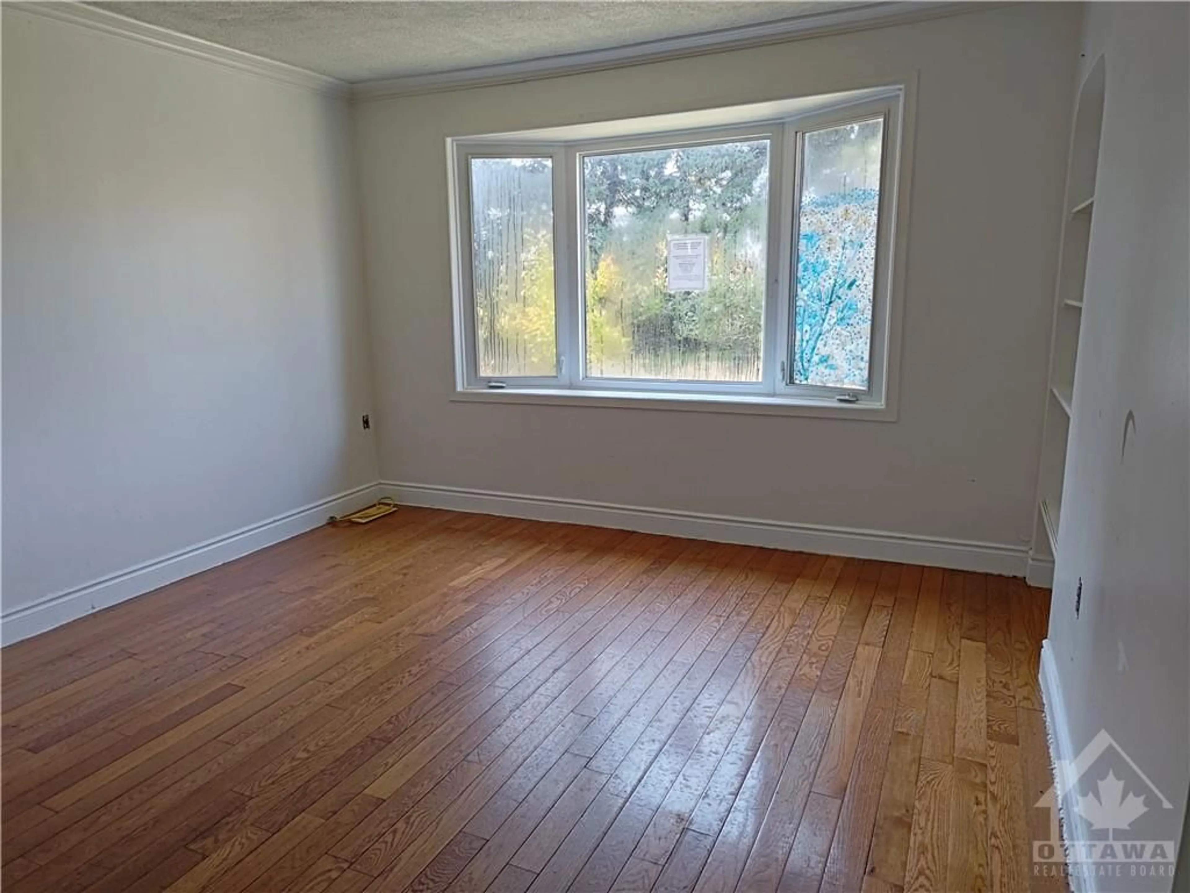 A pic of a room, wood floors for 5801 BANK St, Greely Ontario K4P 1B9