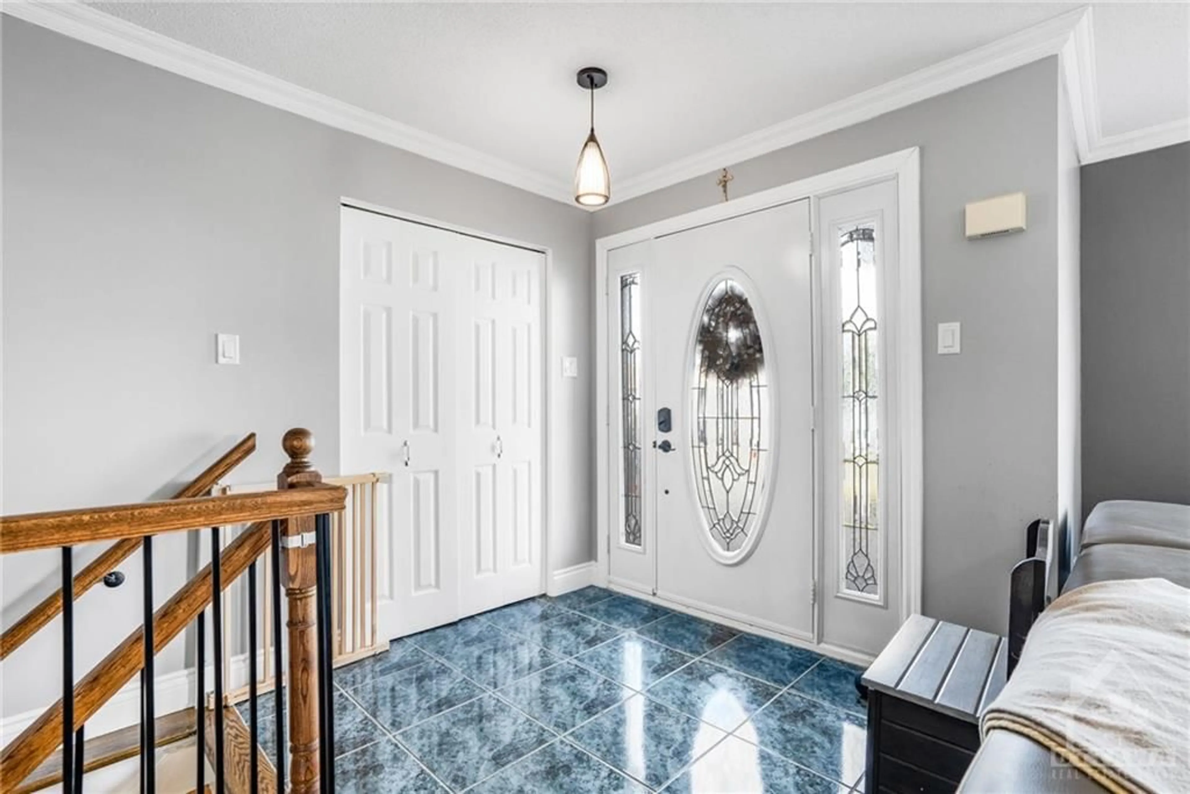 Indoor entryway, wood floors for 269 ST-JOSEPH St, Alfred Ontario K0B 1A0