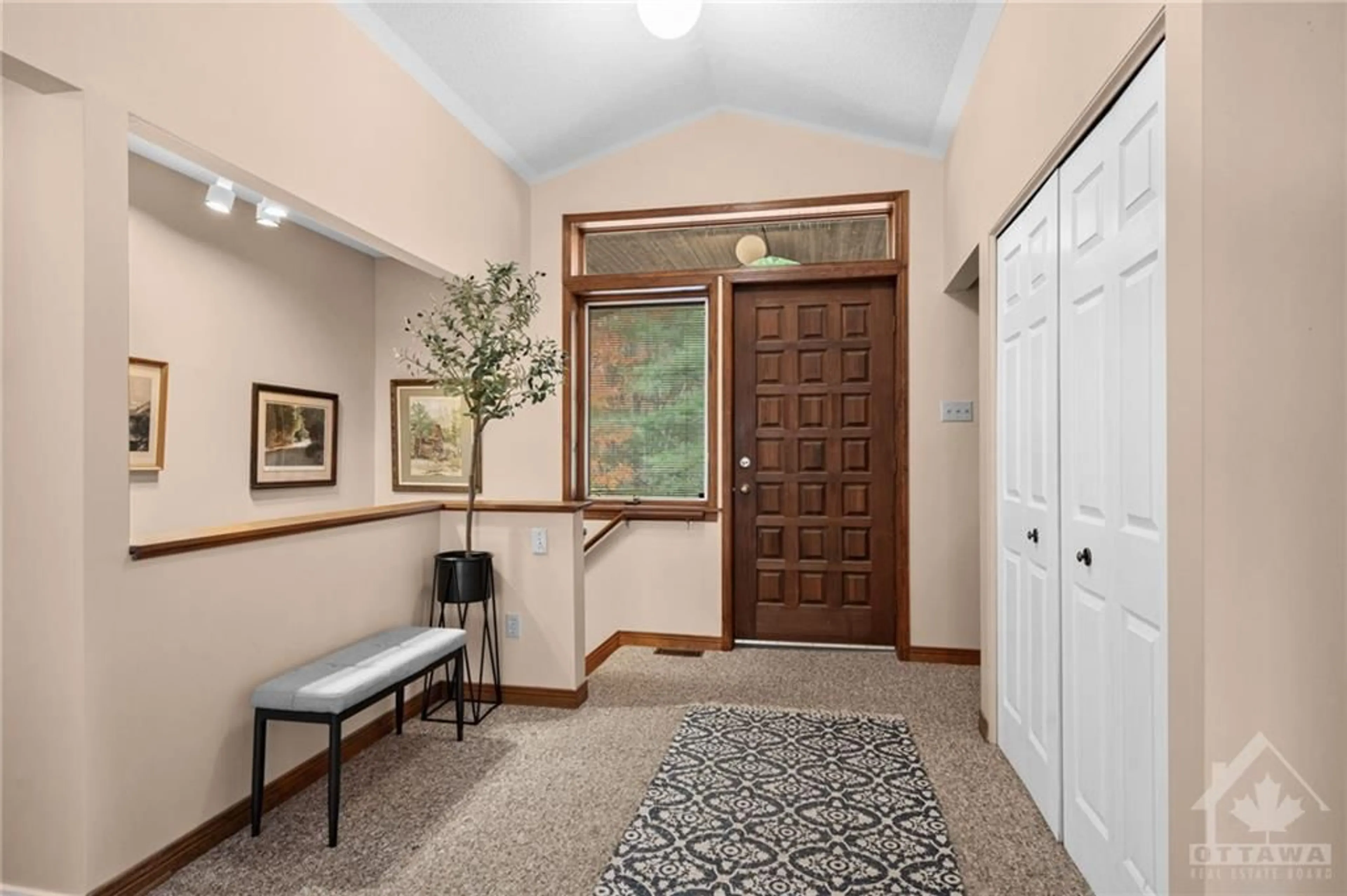 Indoor entryway, wood floors for 196 INDIAN HILL Rd, Pakenham Ontario K0A 2X0