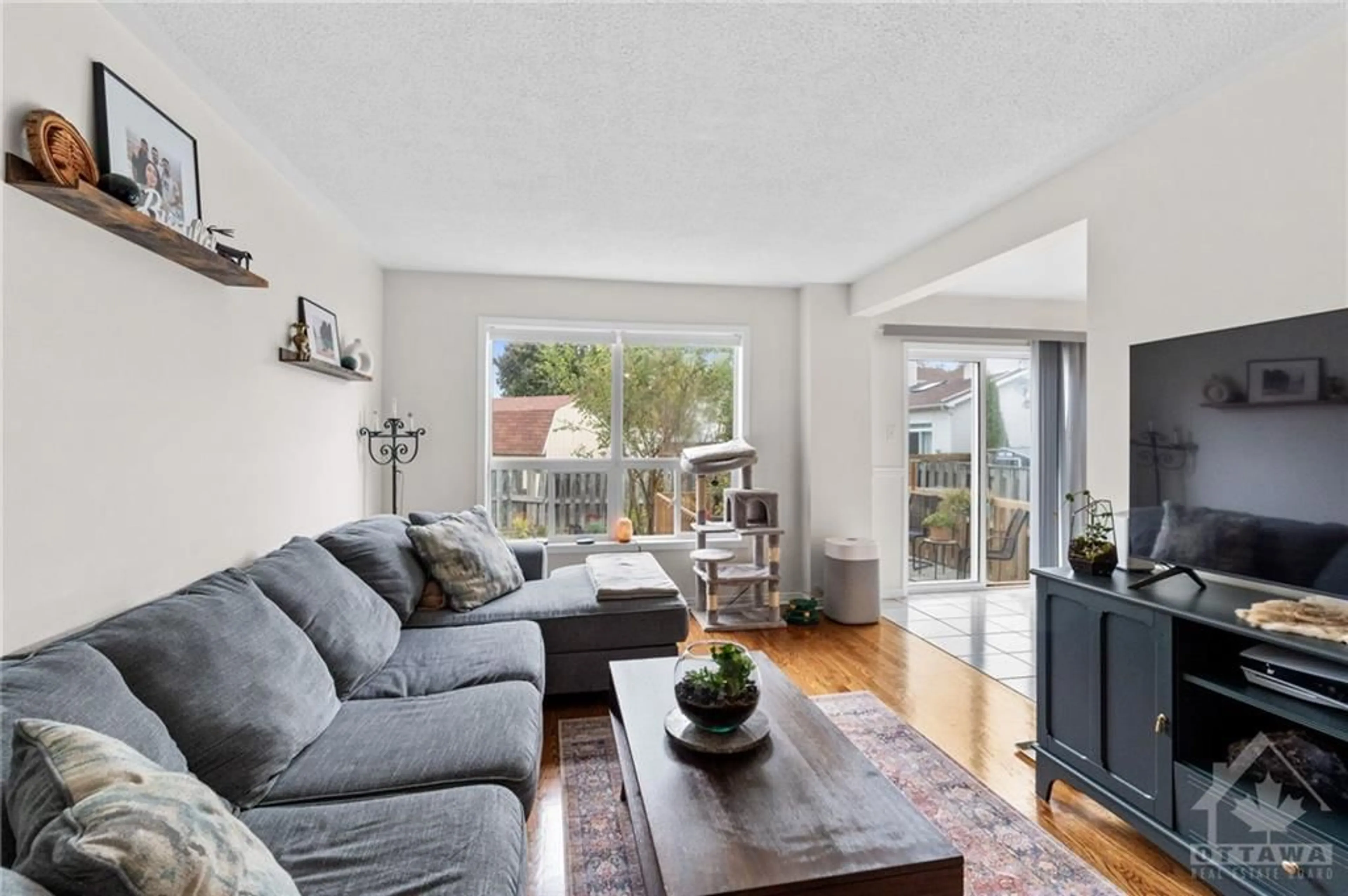 Living room, wood floors for 77 DAVENTRY Cres, Ottawa Ontario K2J 4M8