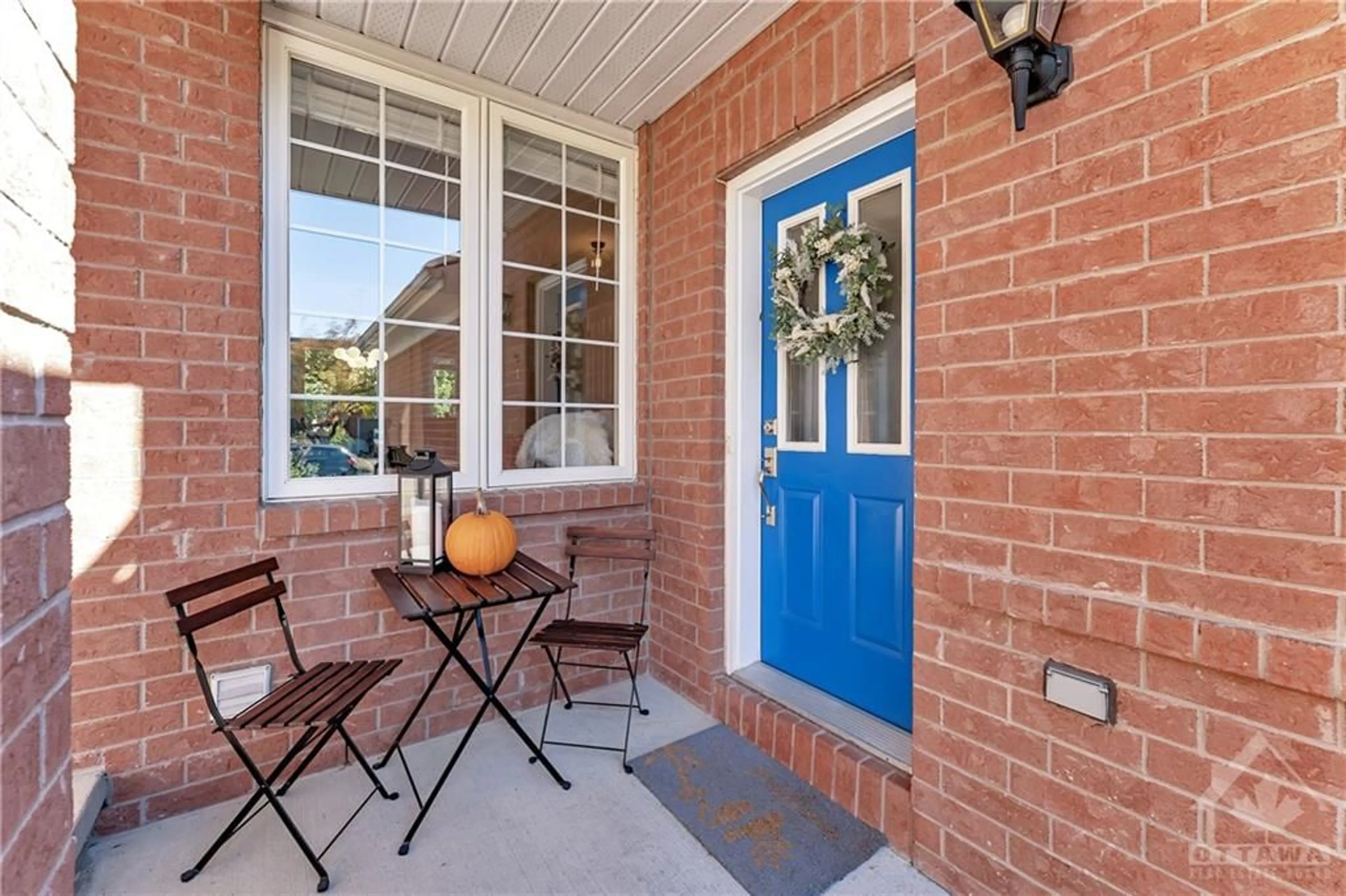 Indoor entryway, ceramic floors for 21 CELEBRATION St, Ottawa Ontario K2C 4A6