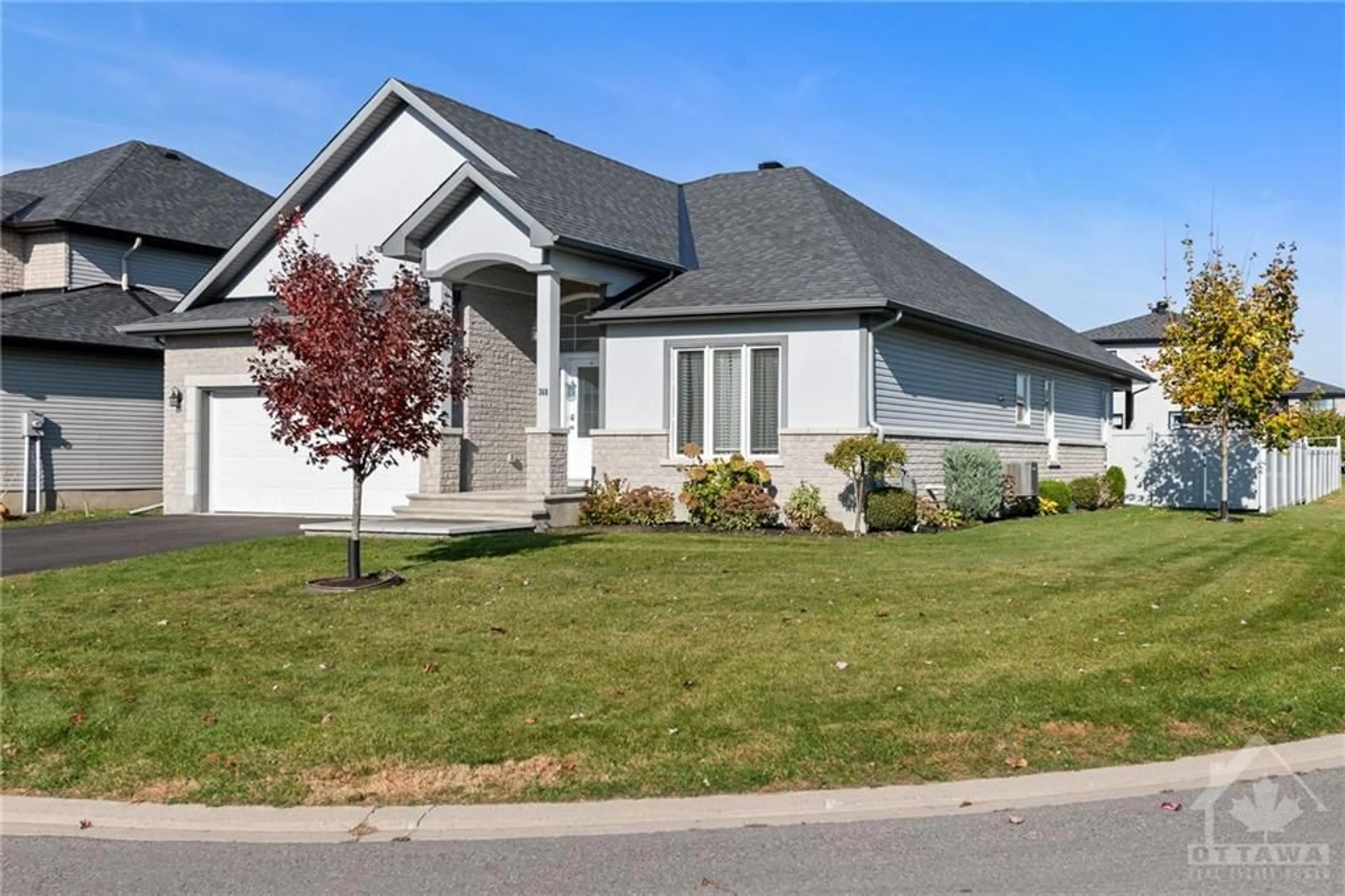 Frontside or backside of a home, the street view for 368 ZIRCON St, Rockland Ontario K4K 0H9