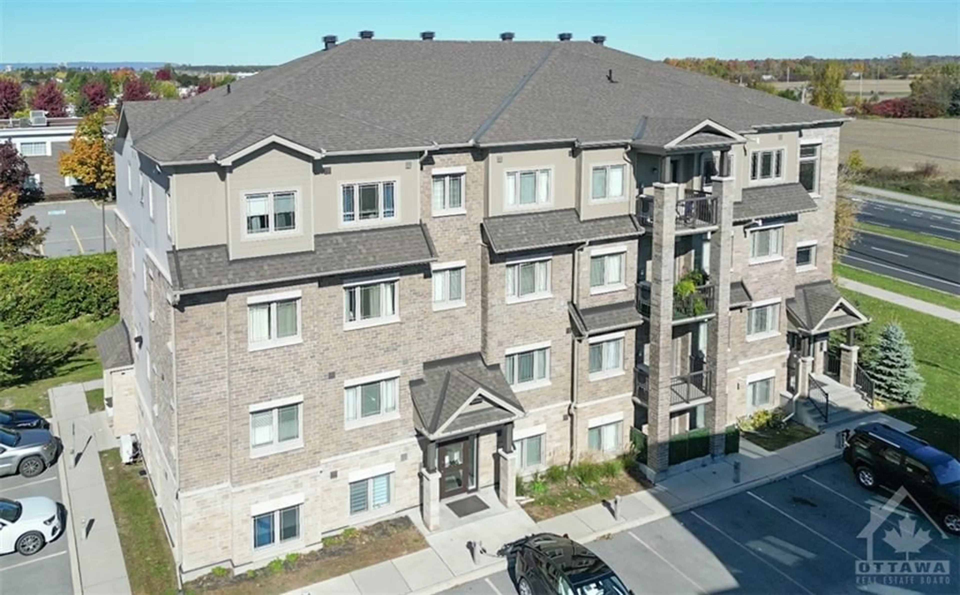 A pic from exterior of the house or condo, the front or back of building for 365 TRIBECA Pvt #8, Ottawa Ontario K2J 6B4