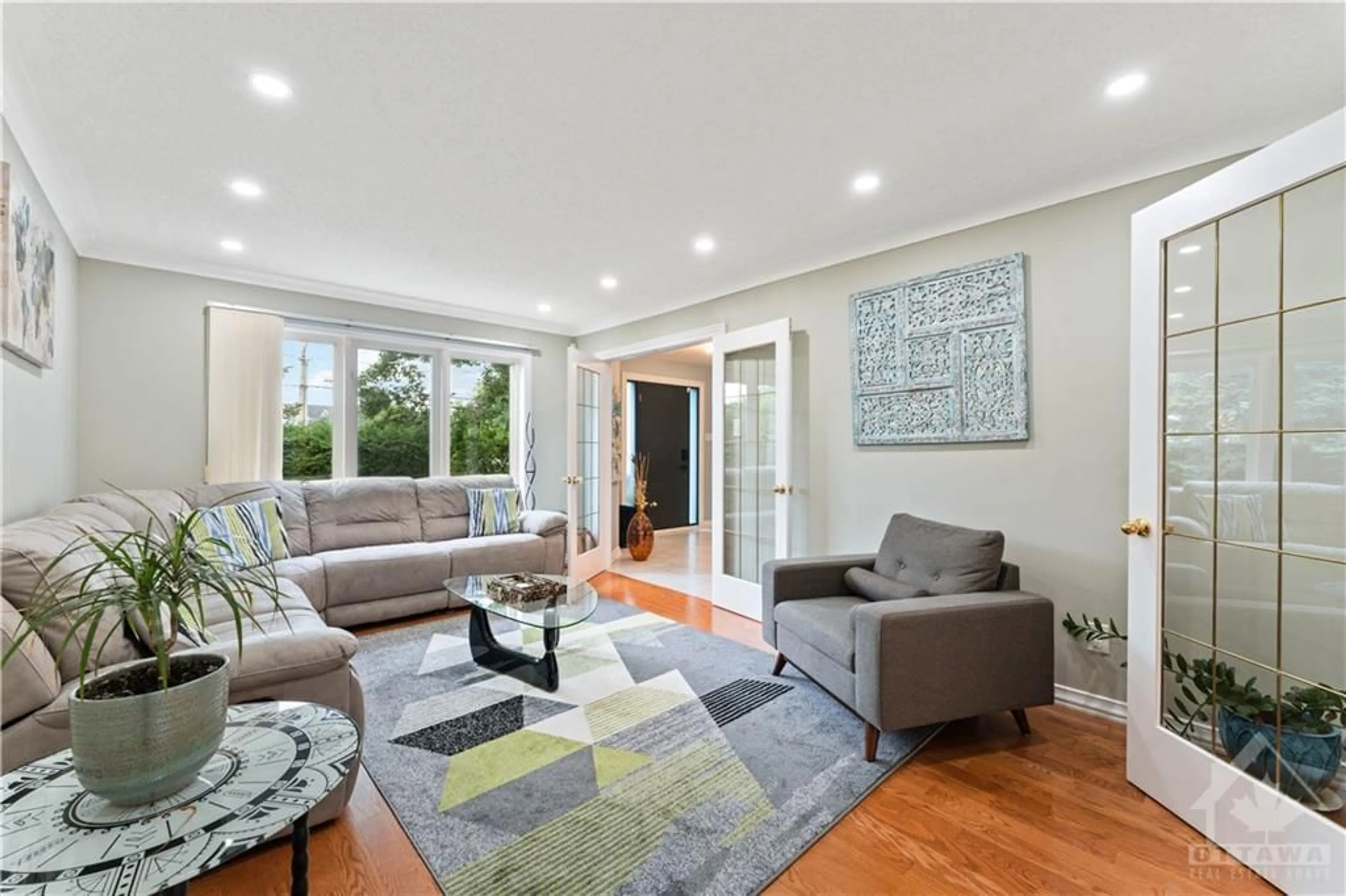 Living room, wood floors for 6109 FERNBANK Rd, Stittsville Ontario K2S 1B6