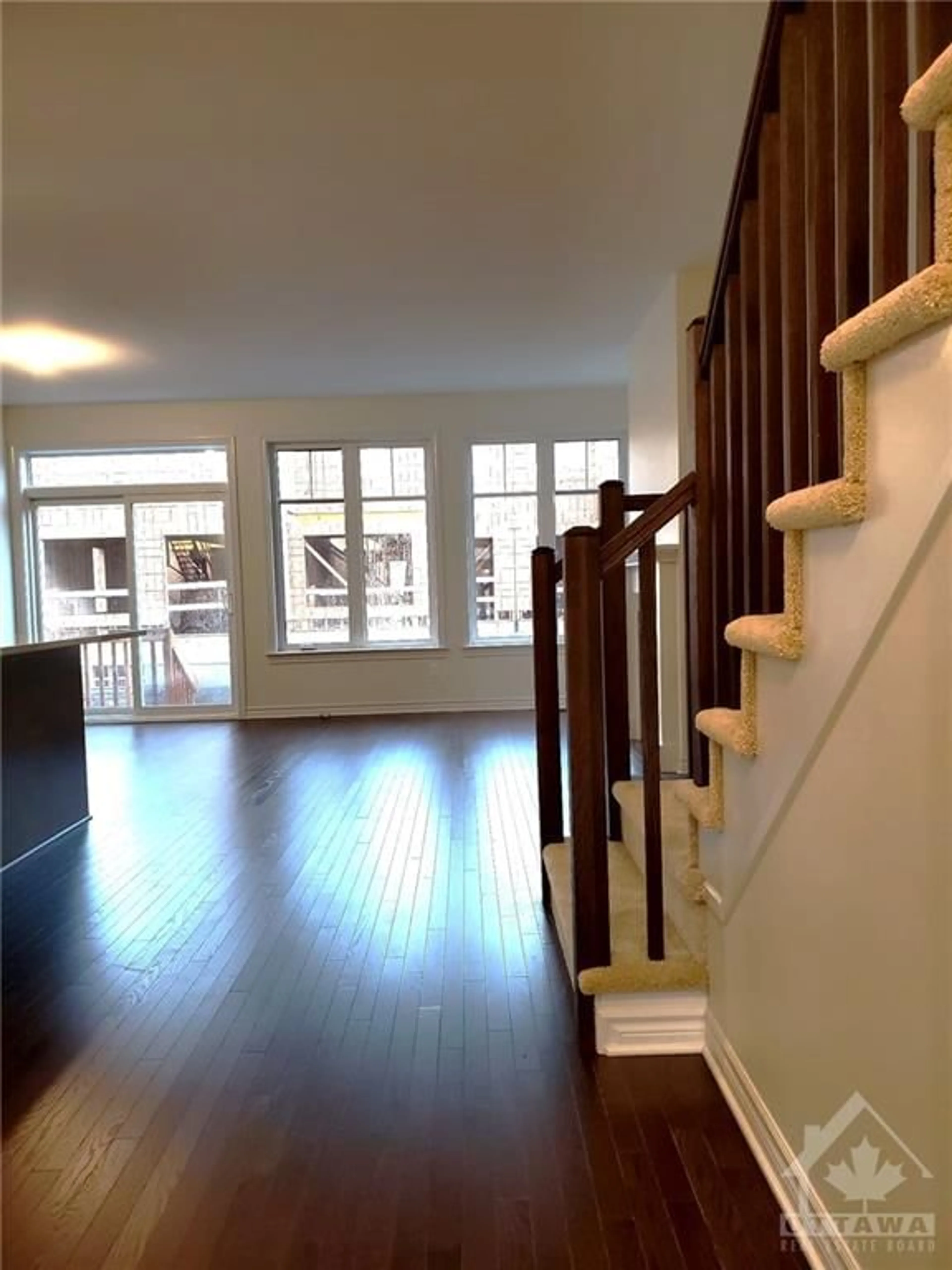 Indoor foyer, wood floors for 58 MANDEVILLA Cres, Ottawa Ontario K1T 0Y5