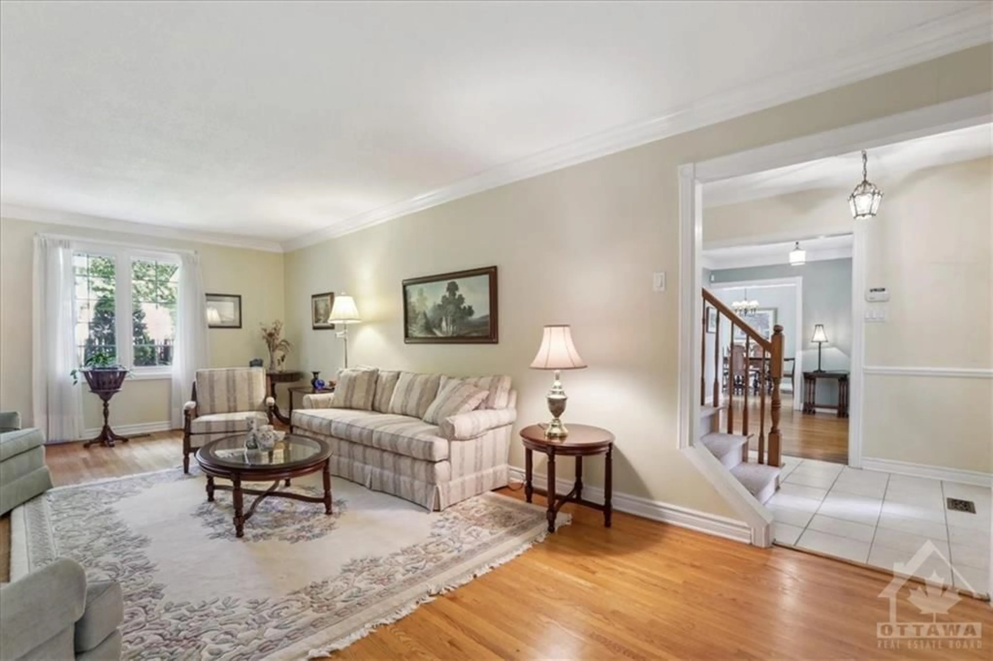 Living room, wood floors for 1911 ILLINOIS Ave, Ottawa Ontario K1H 6W5