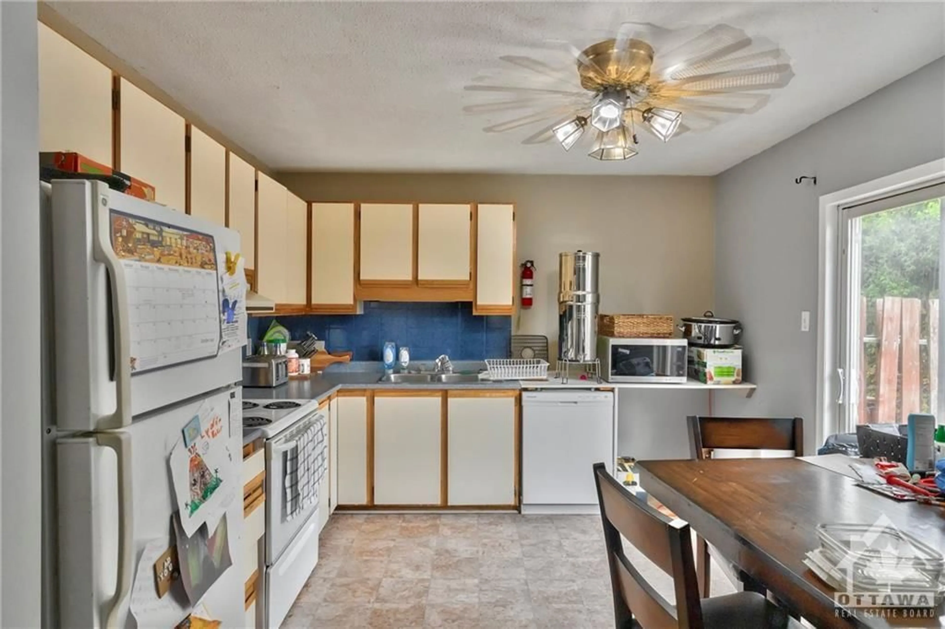 Standard kitchen, wood floors, cottage for 12,14,16 CRAIG St, Perth Ontario K7H 3K1