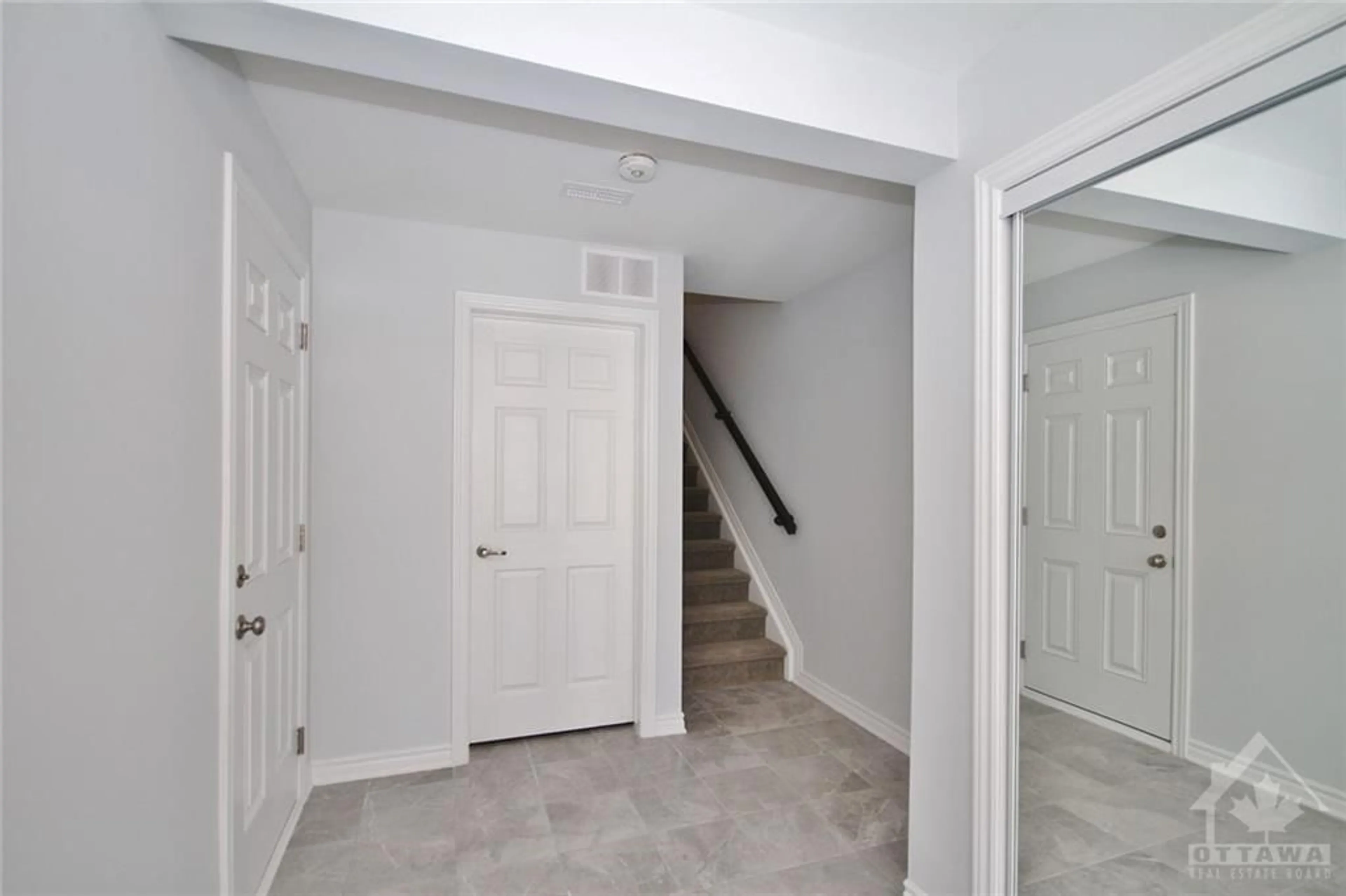 Indoor entryway, not visible floor for 144 ANTHRACITE Pvt, Ottawa Ontario K2J 7C8