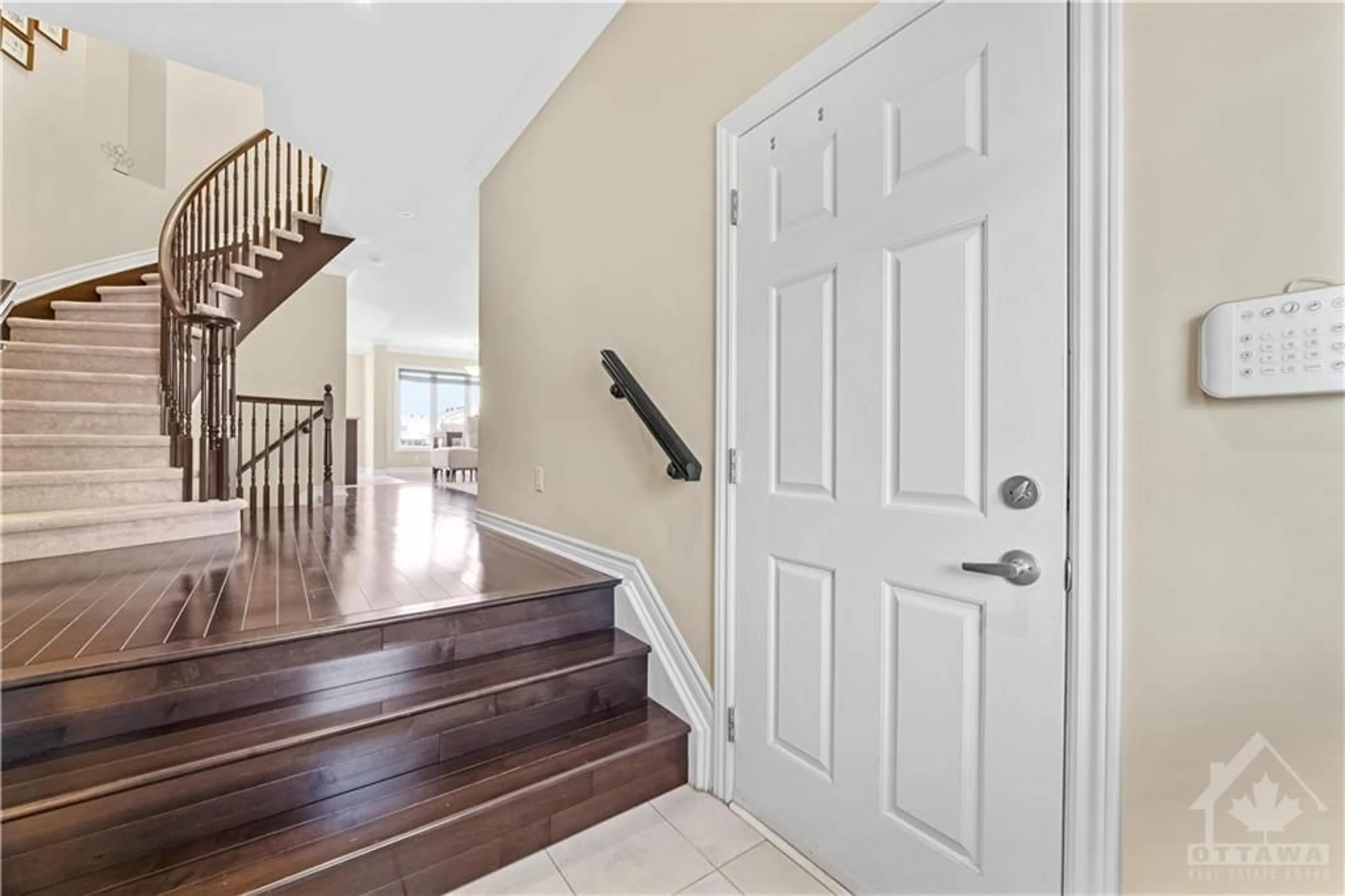 Indoor entryway, wood floors for 161 LERTA Way, Orleans Ontario K4A 0W5