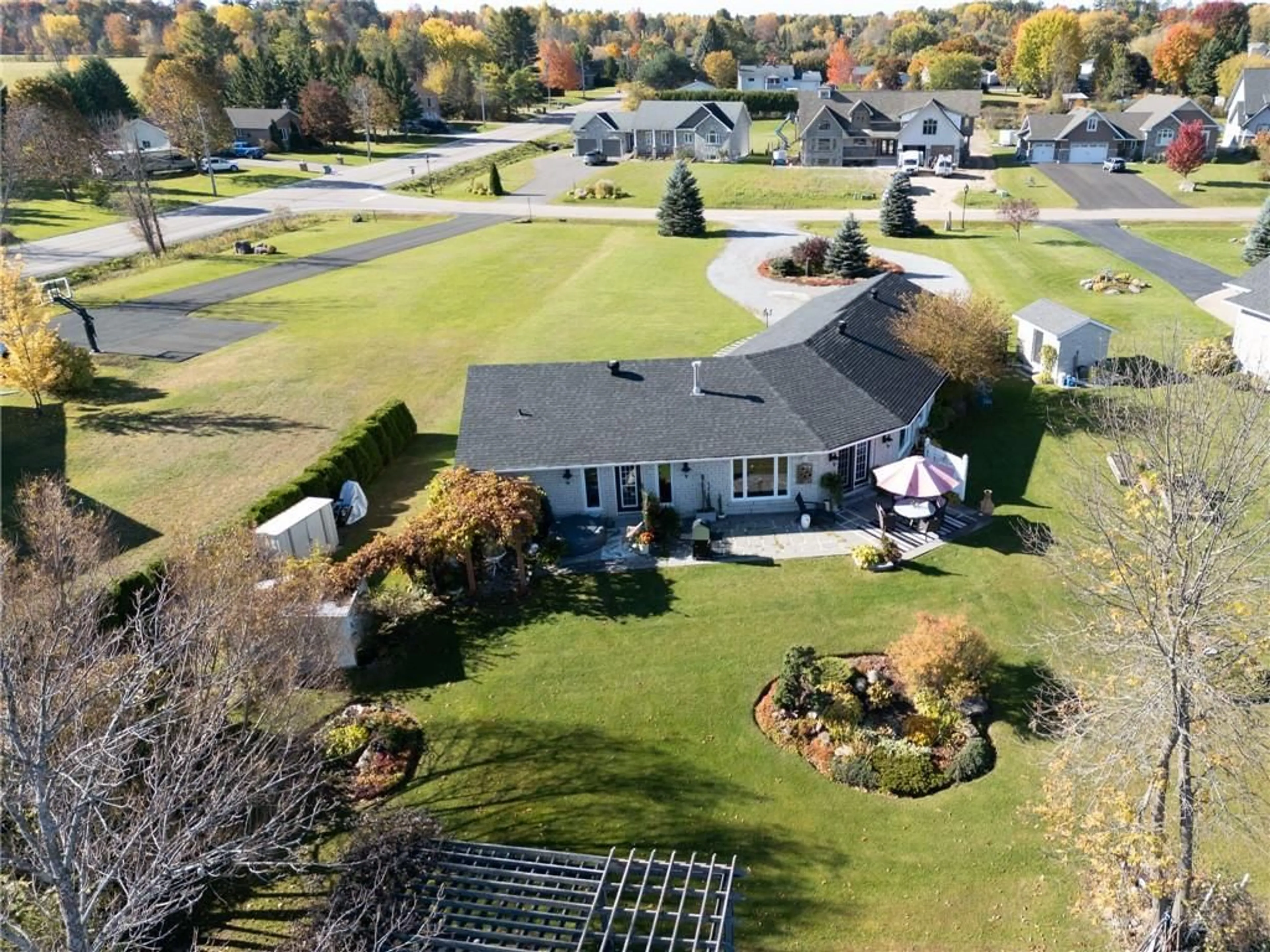 Frontside or backside of a home, cottage for 11 FAIRWAY Dr, Pembroke Ontario K8A 8N2