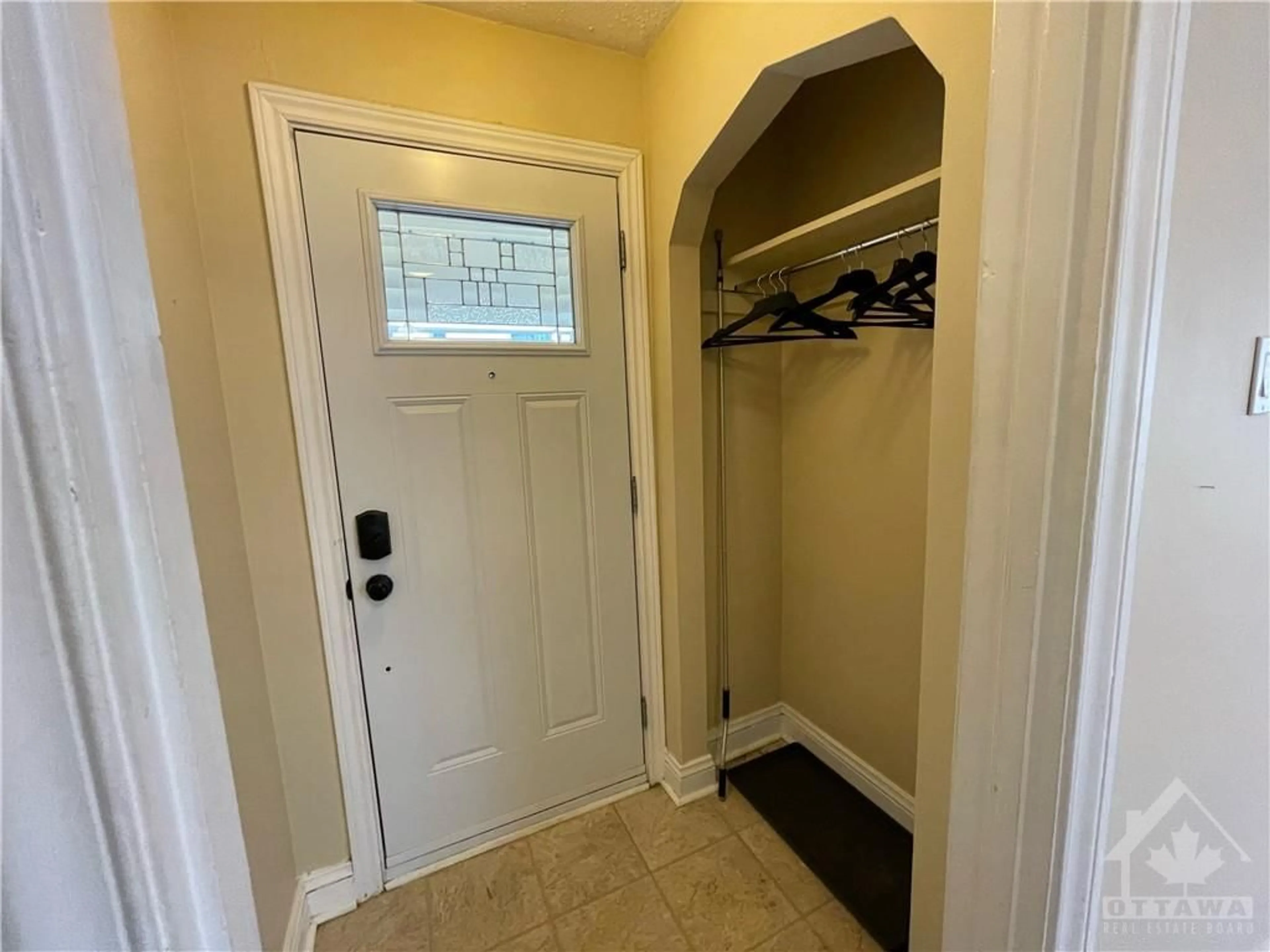 Indoor entryway, unknown floor for 21 PERKINS St, Ottawa Ontario K1R 7G4