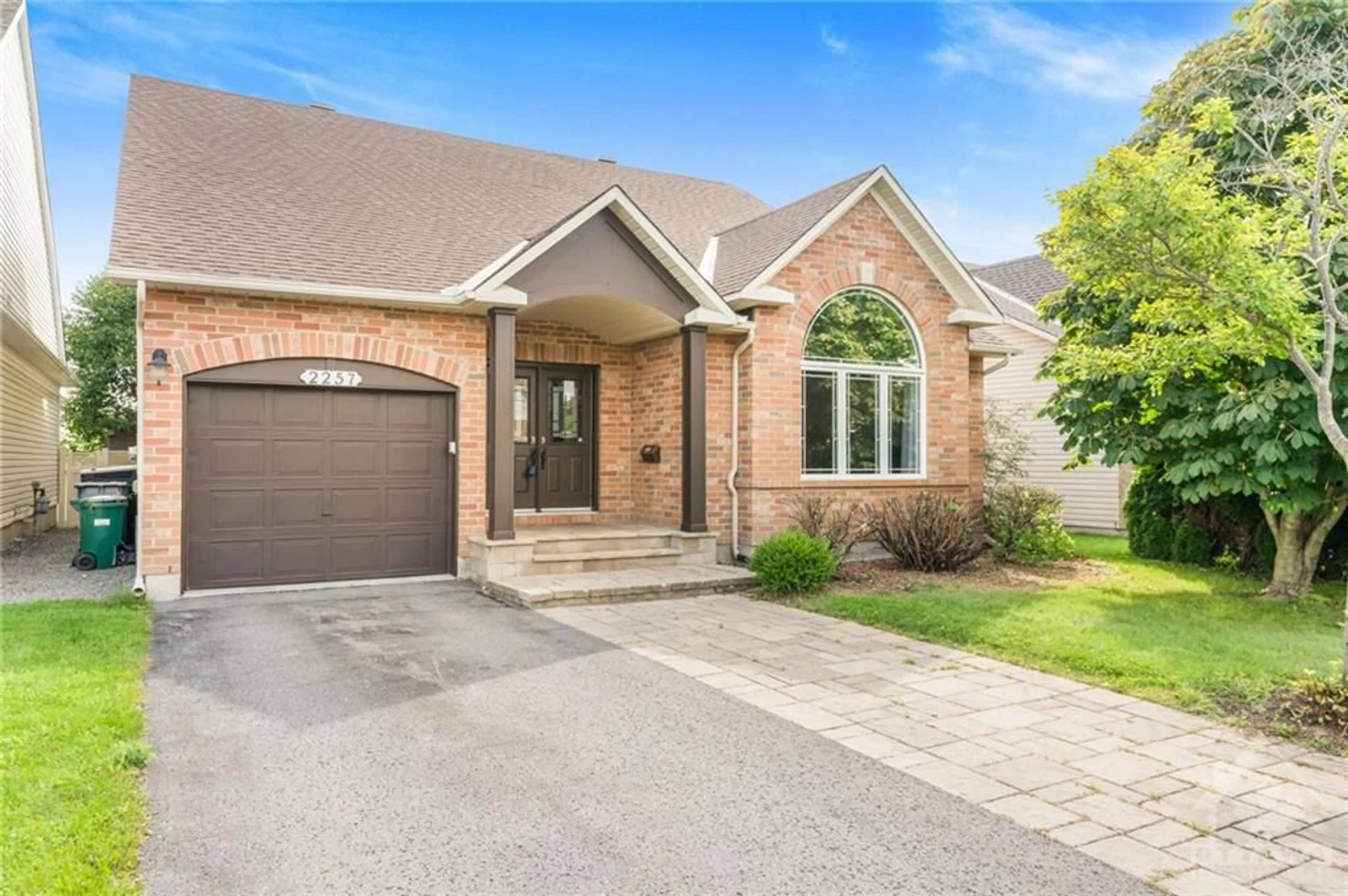 Home with brick exterior material for 2257 ESPRIT Dr, Ottawa Ontario K4A 0A4