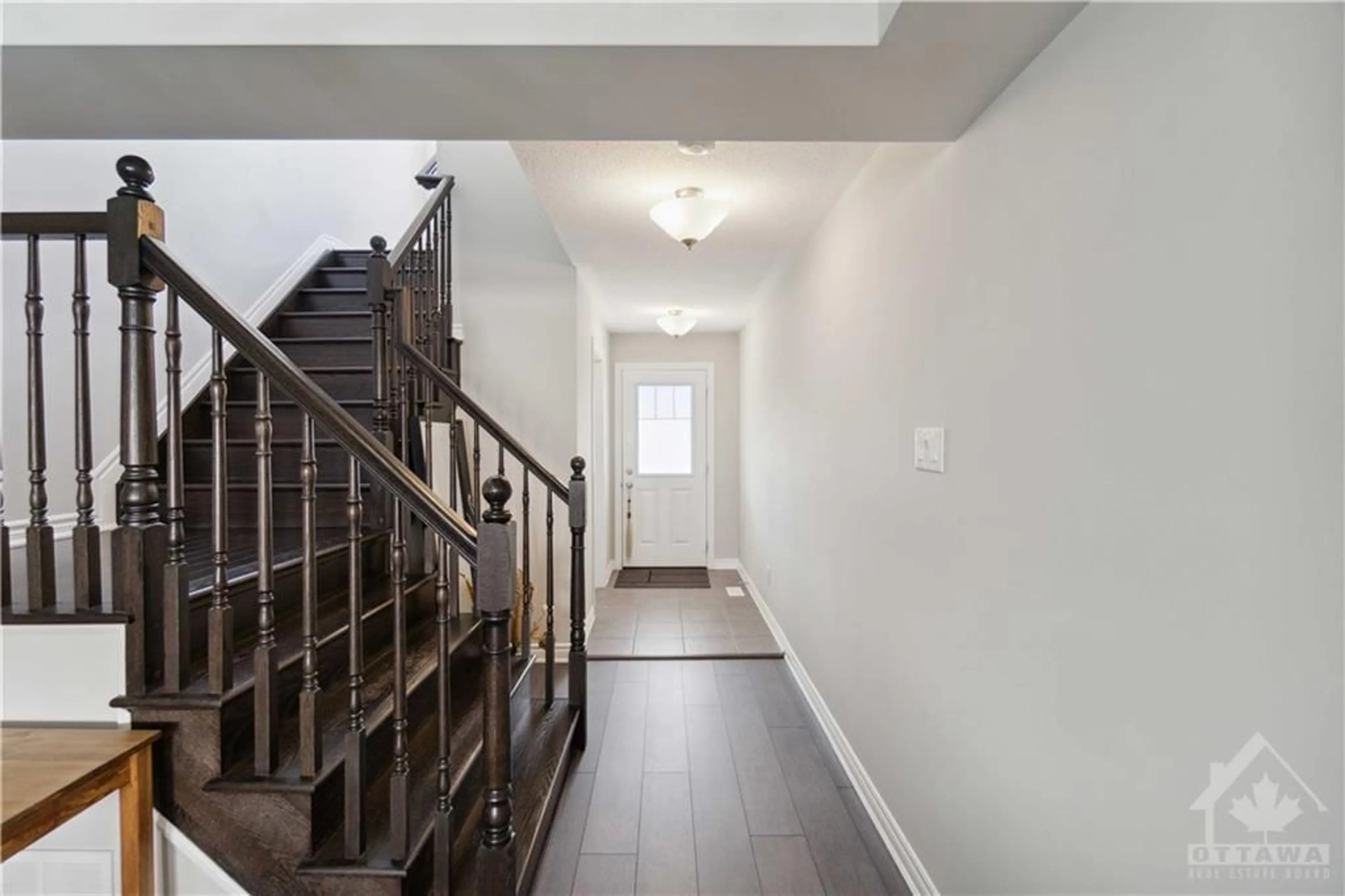 Indoor entryway, wood floors for 561 CHIMNEY CORNER Terr, Ottawa Ontario K2J 3V5