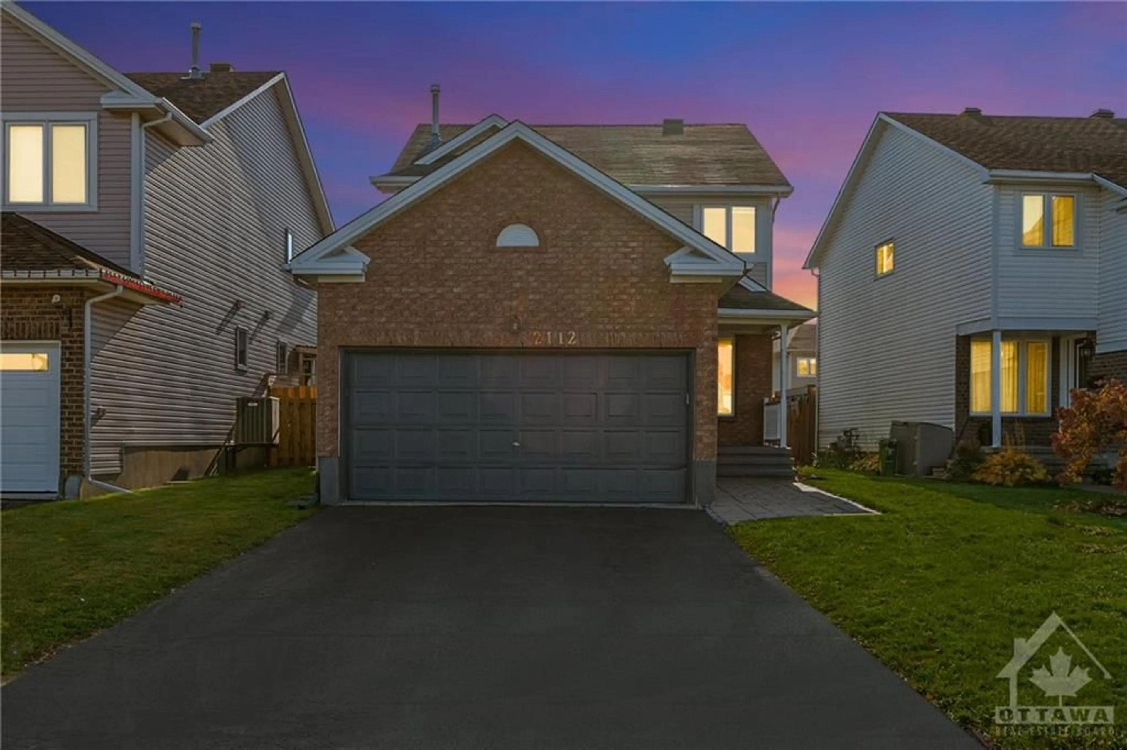 Frontside or backside of a home, the street view for 2112 GARDENWAY Dr, Ottawa Ontario K4A 3K2