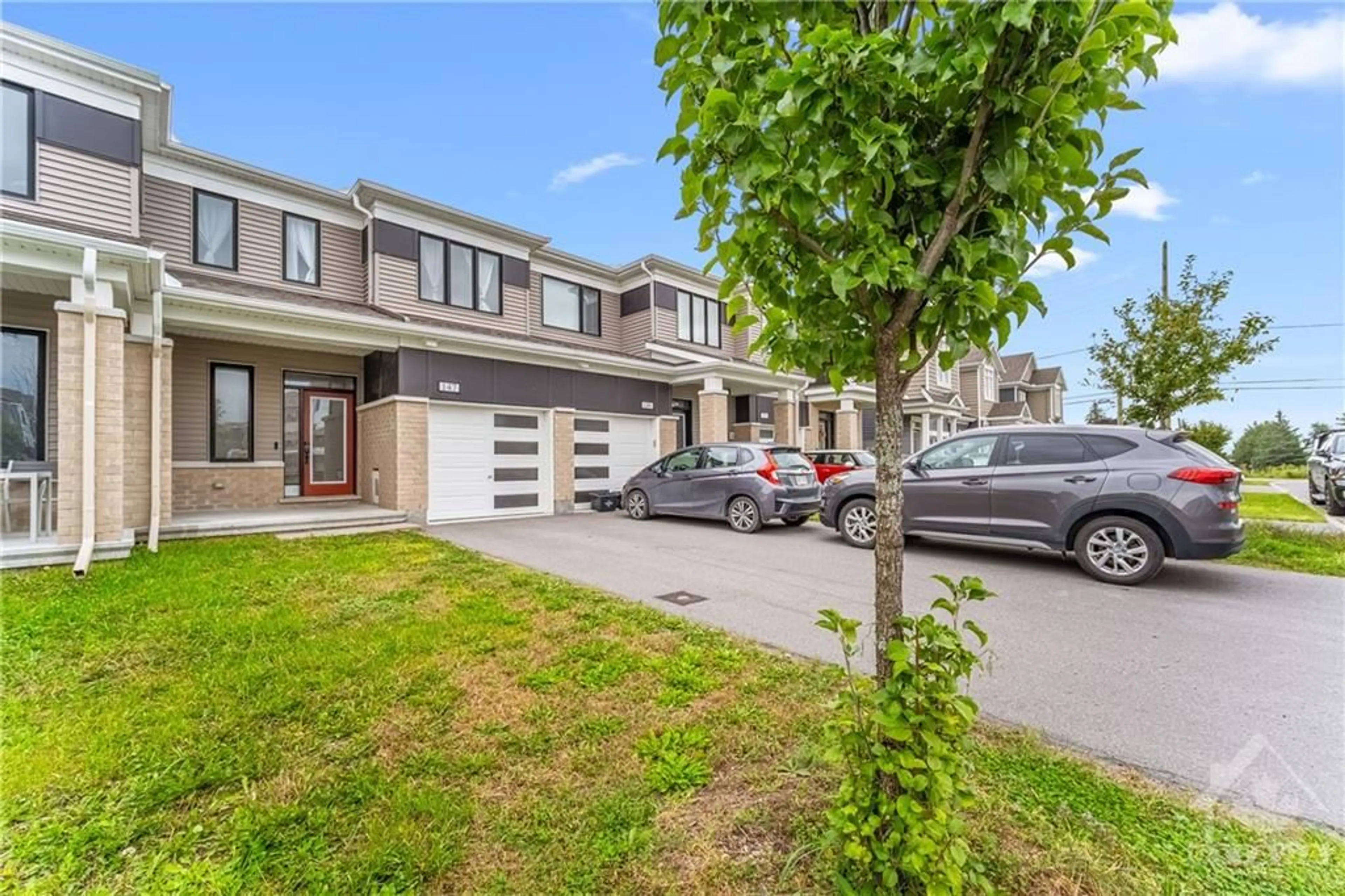 A pic from exterior of the house or condo, the street view for 147 PICTOU Cres, Ottawa Ontario K2V 0R7