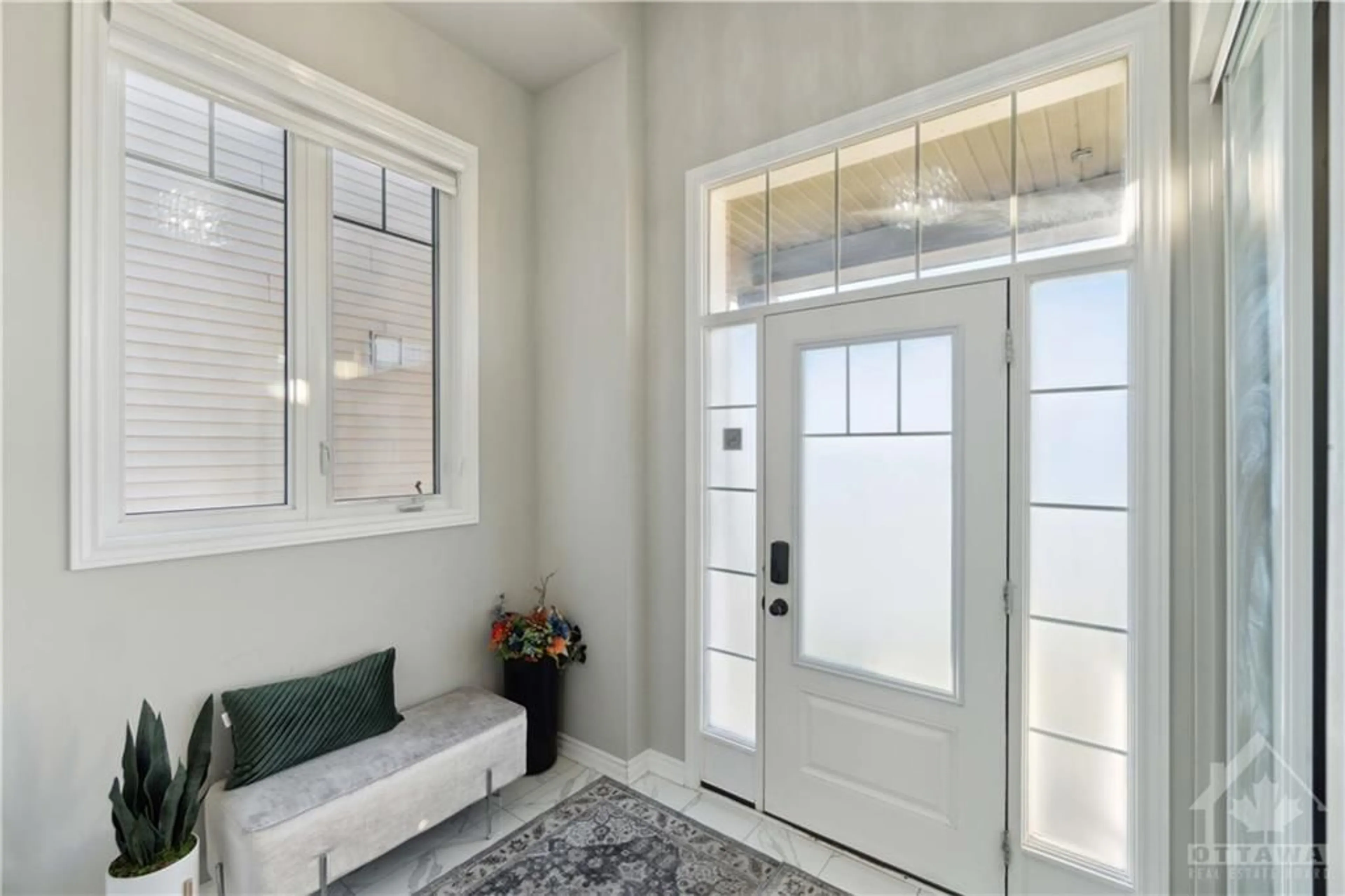 Indoor entryway, wood floors for 4776 ABBOTT St, Ottawa Ontario K2V 0L4