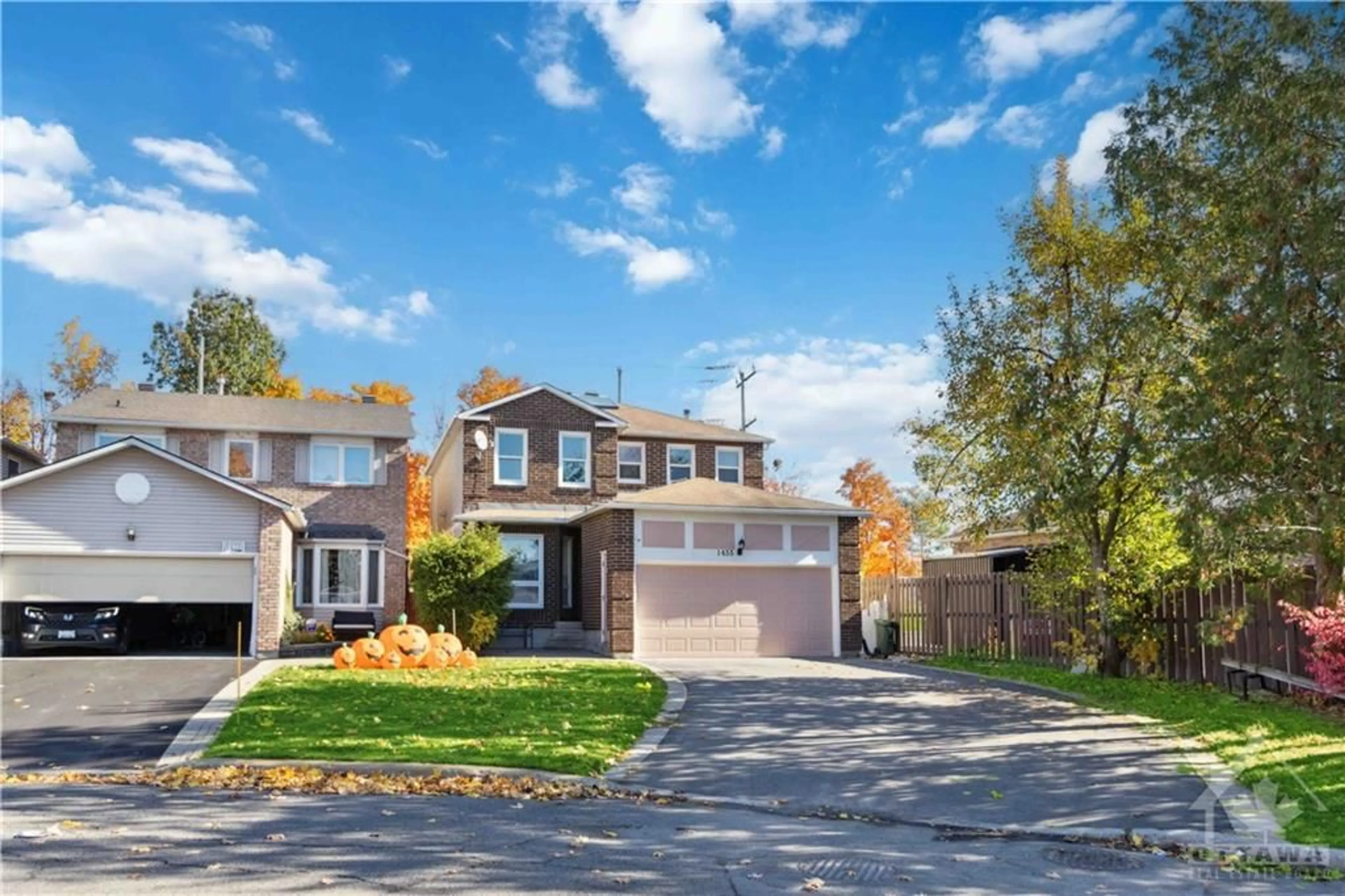 Frontside or backside of a home, the street view for 1433 LAURIN Cres, Orleans Ontario K1E 3H2