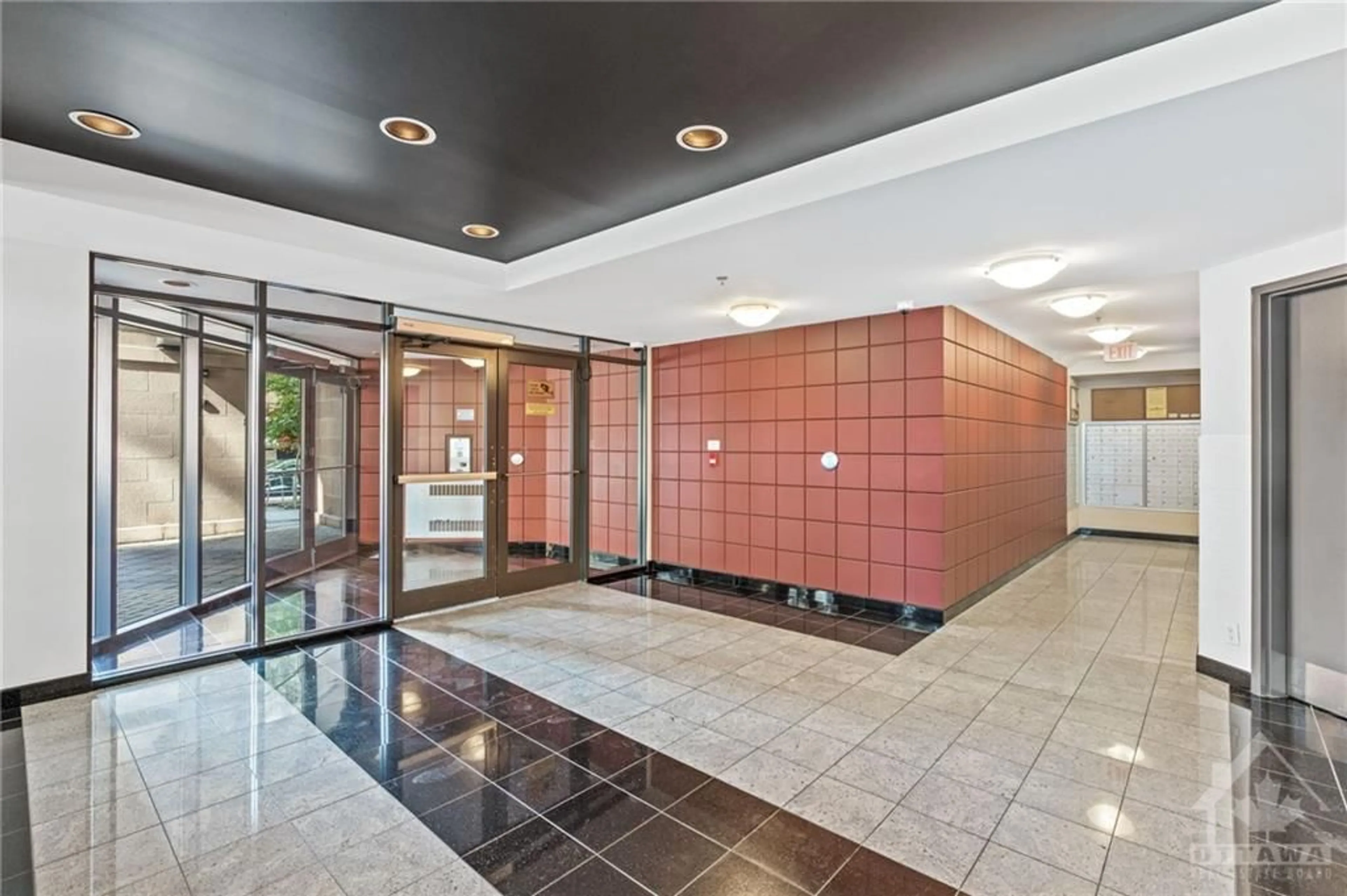 Indoor lobby, ceramic floors for 445 LAURIER Ave #303, Ottawa Ontario K1R 0A2