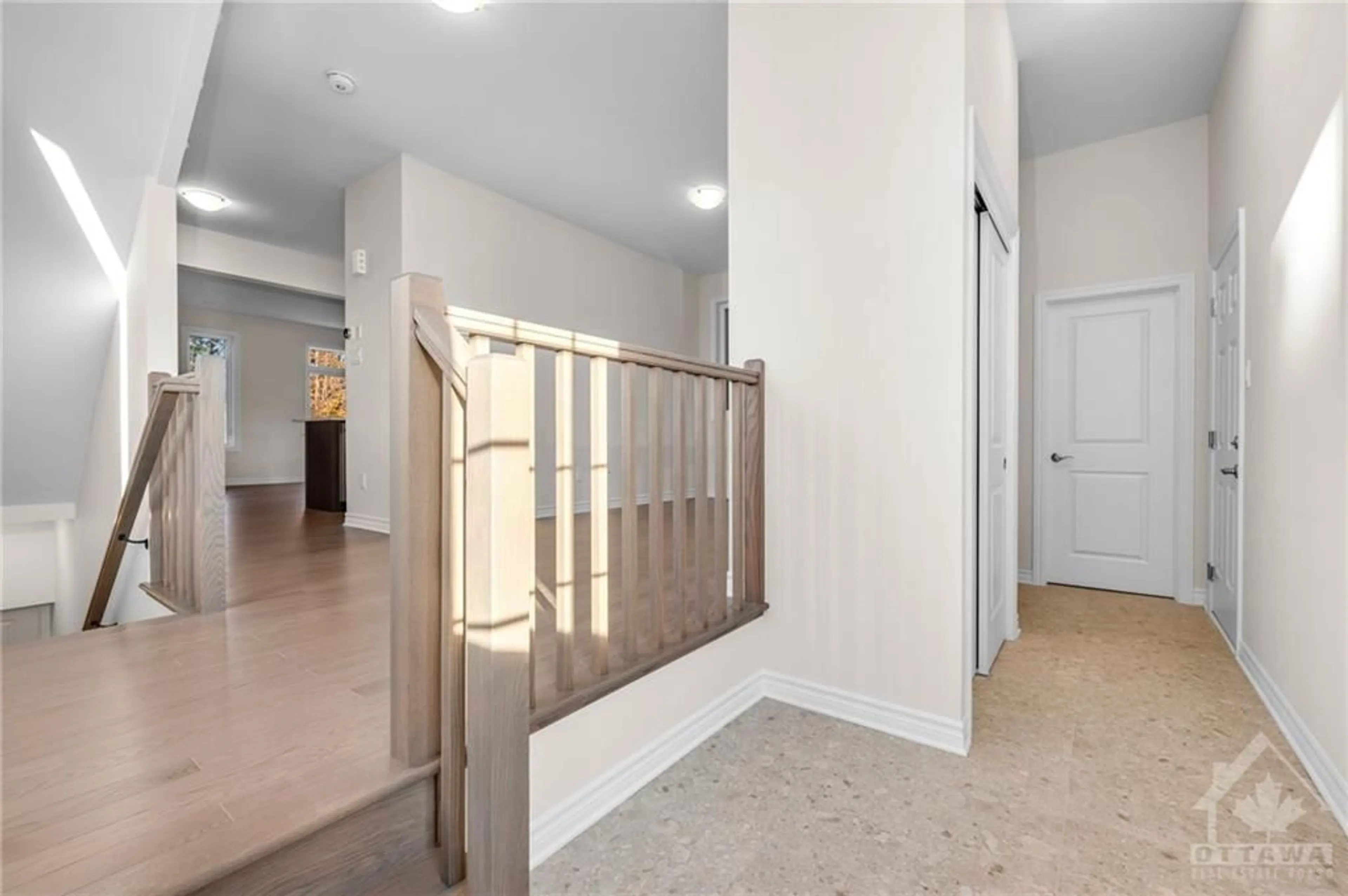 Indoor foyer, not visible floor for 702 DU RIVAGE St, Rockland Ontario K4K 0K1