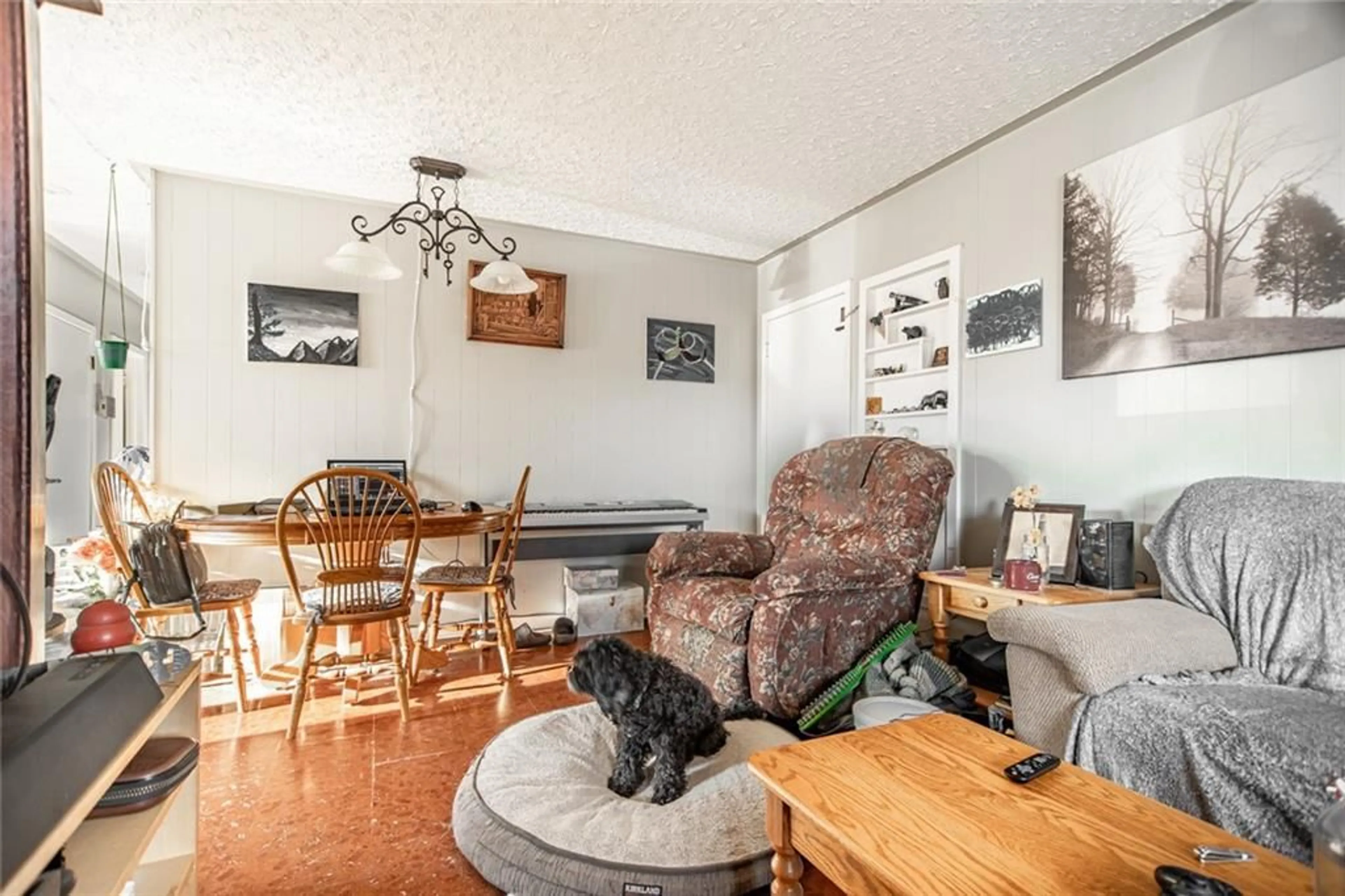 Living room, wood floors for 632 FIRST Ave, Pembroke Ontario K8A 5E5