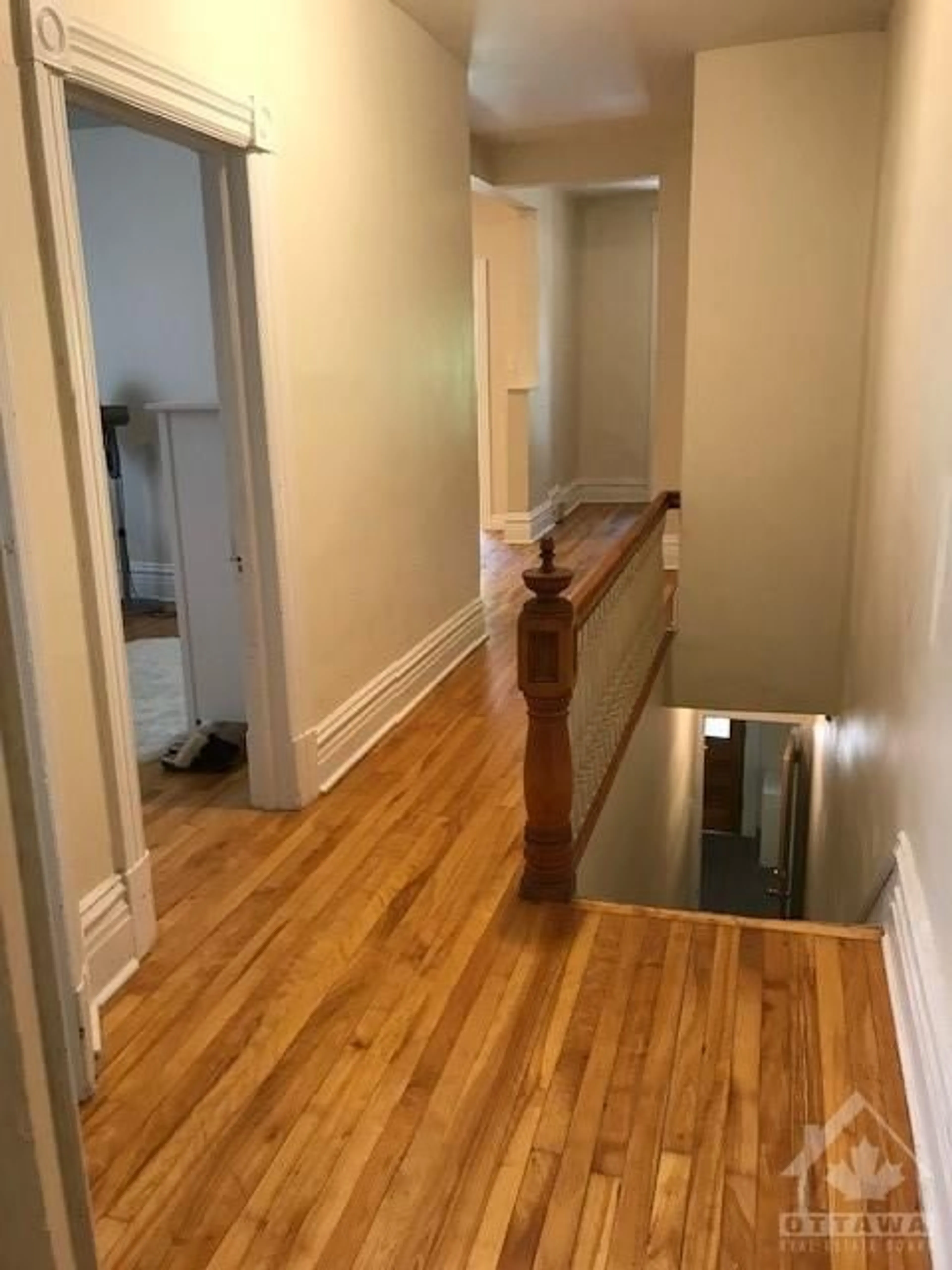 A pic of a room, wood floors for 28 SWEETLAND Ave, Ottawa Ontario K1N 7T6