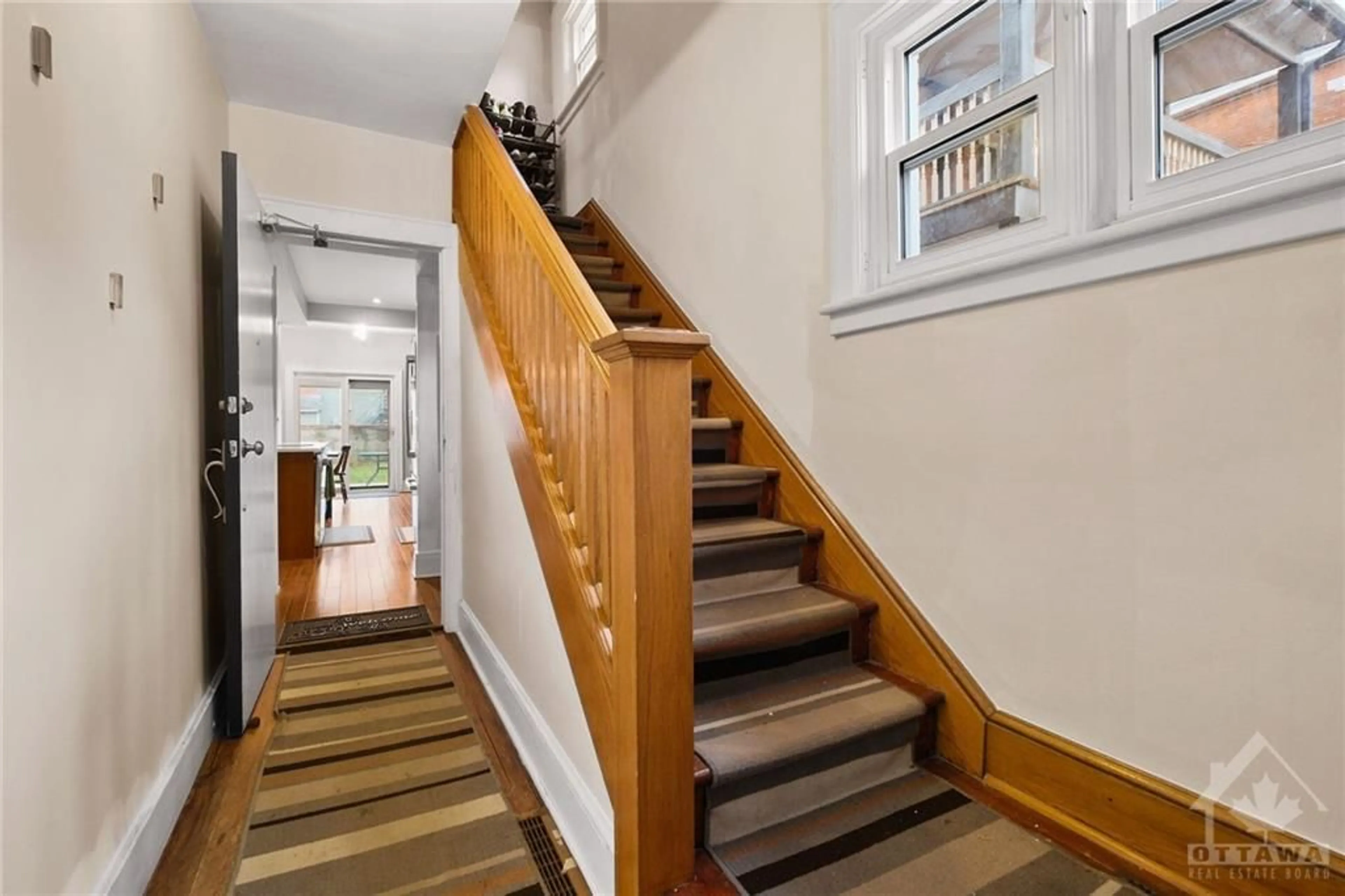 Stairs for 314 FLORA St, Ottawa Ontario K1R 5S3