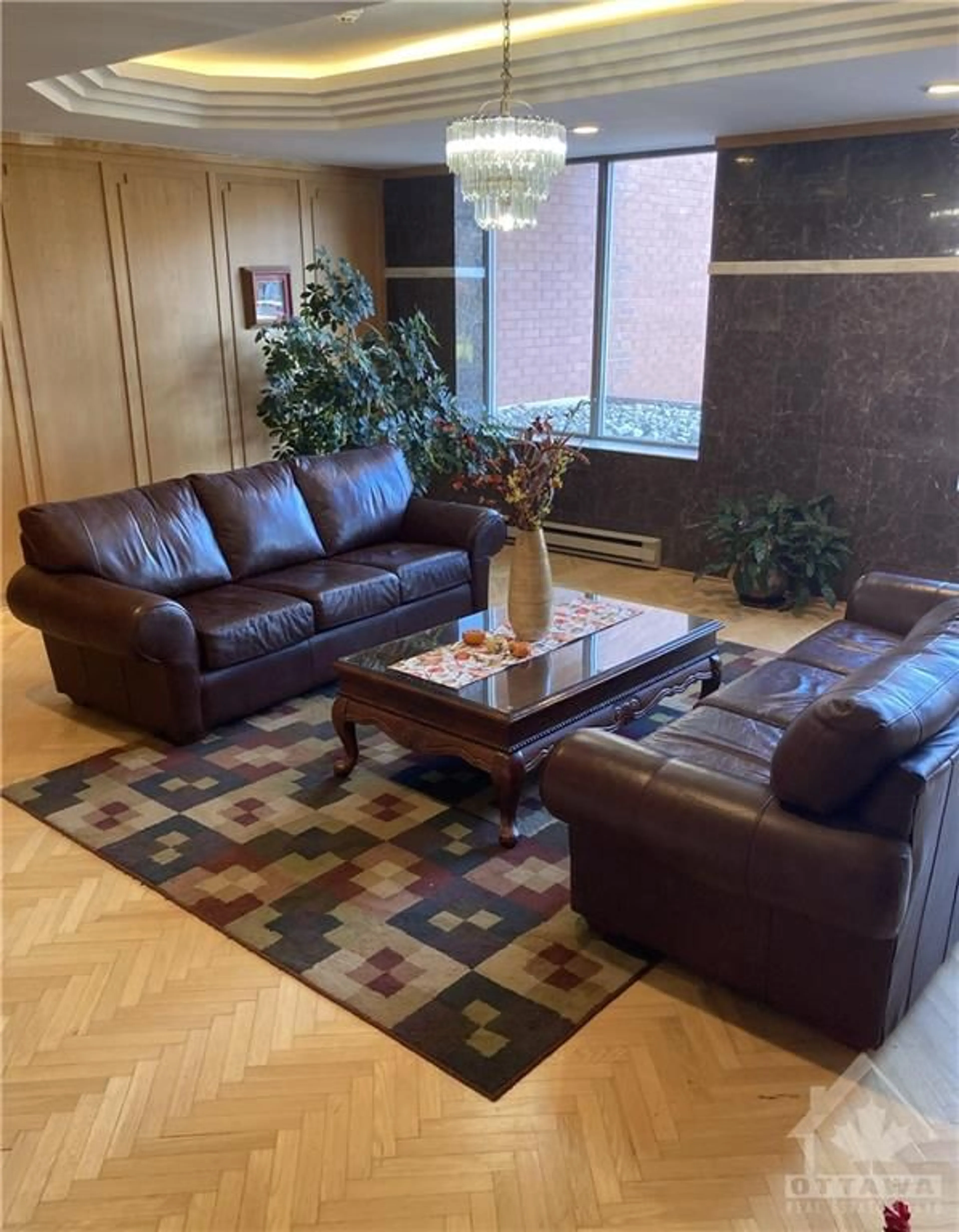 Indoor lobby, carpet floors for 960 TERON Rd #509, Ottawa Ontario K2K 2B6