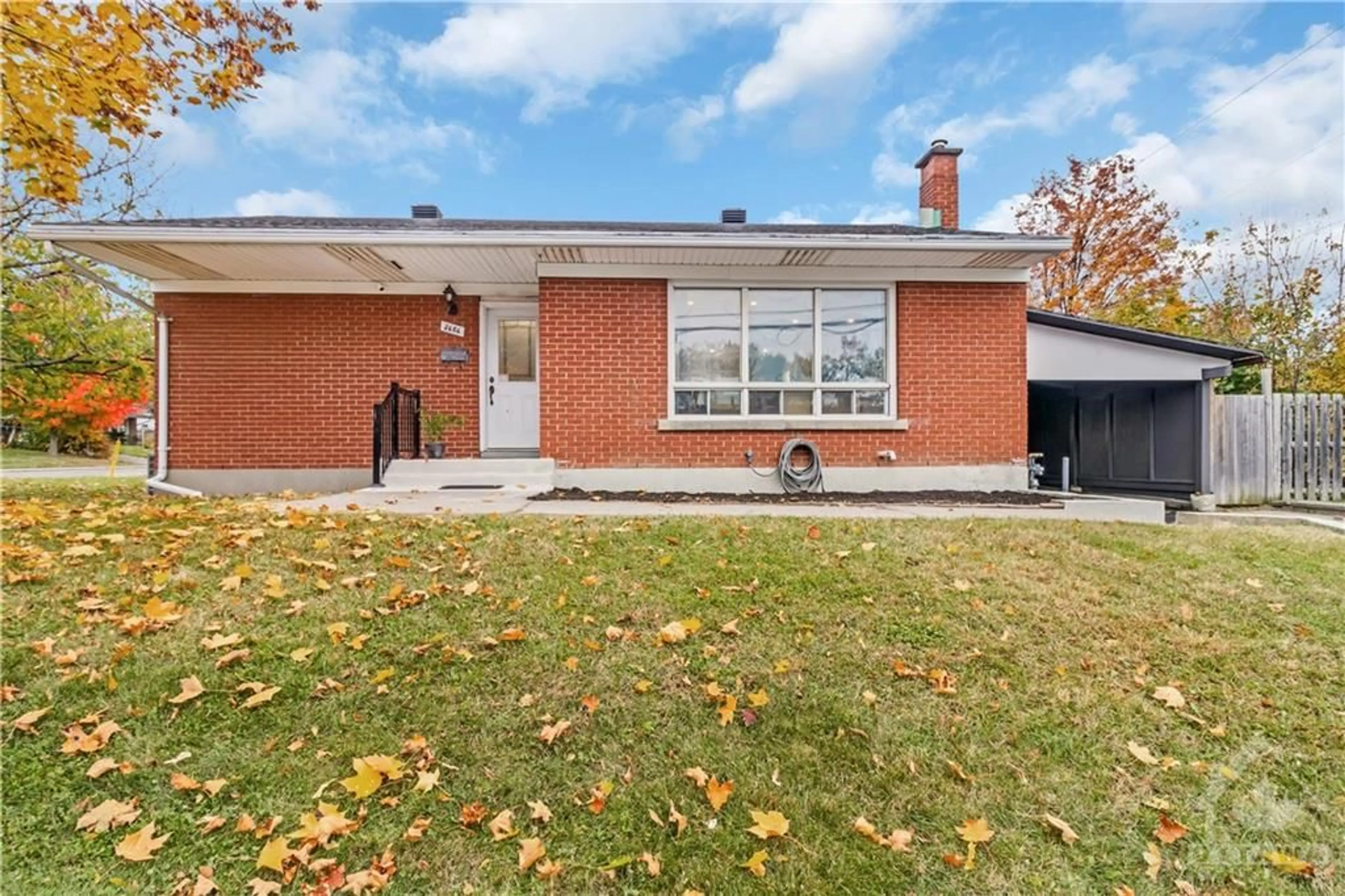 Home with brick exterior material for 2686 IRIS St, Ottawa Ontario K2C 1E6