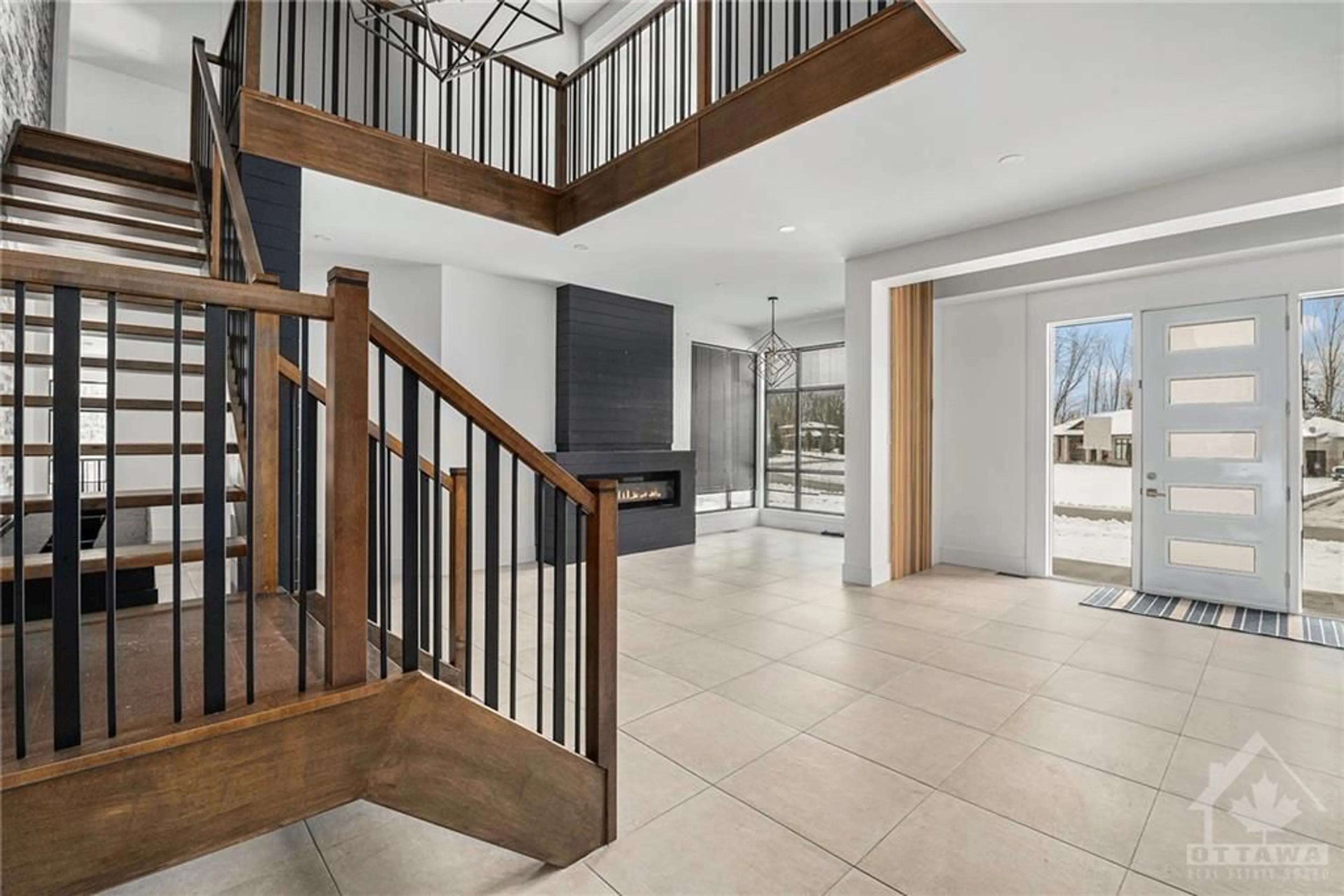 Indoor foyer, wood floors for 132 ROBERT TAITE Dr, Ottawa Ontario K4C 0B1