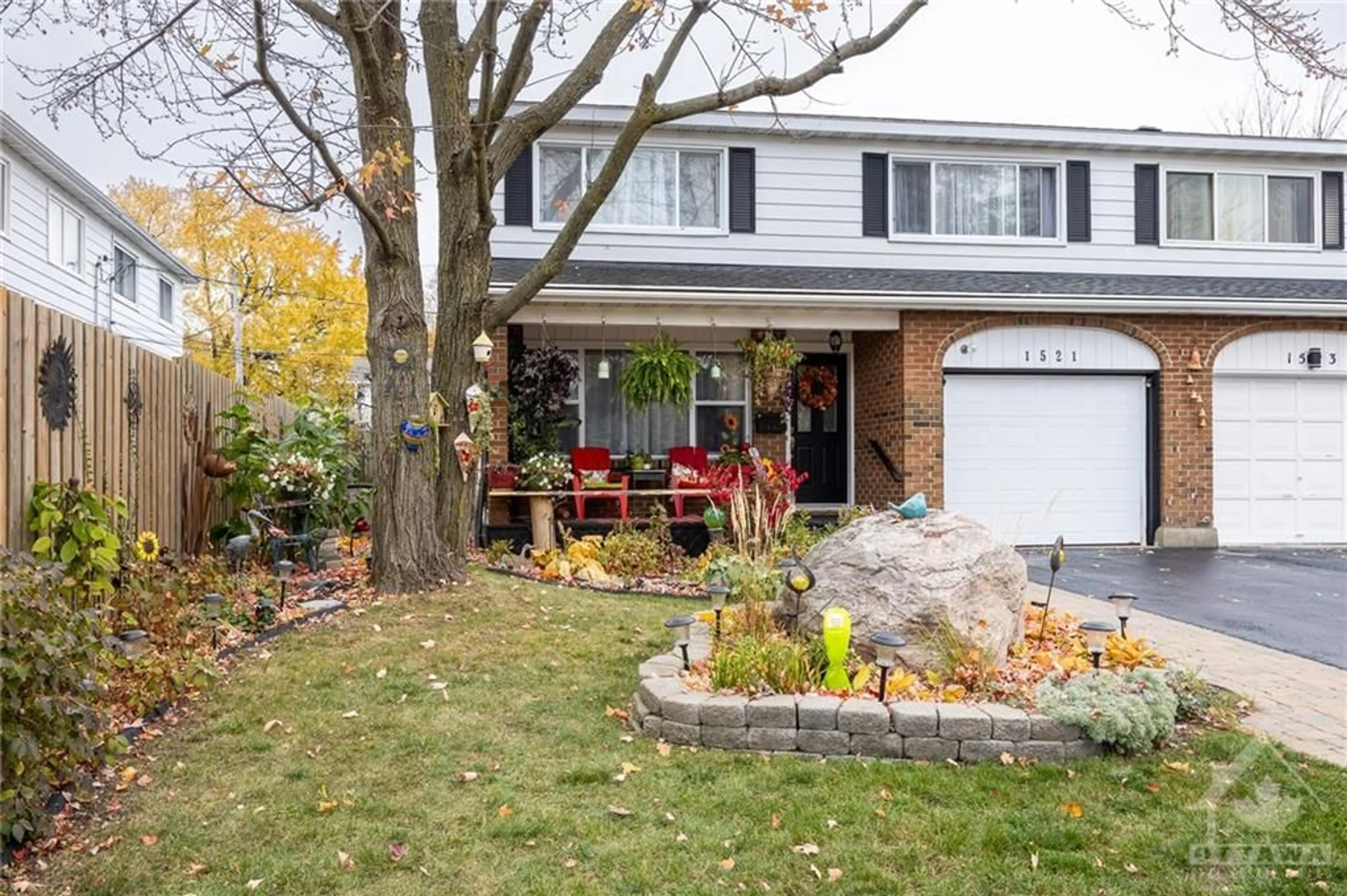 Patio, the fenced backyard for 1521 PRESTWICK St, Ottawa Ontario K1E 1S4