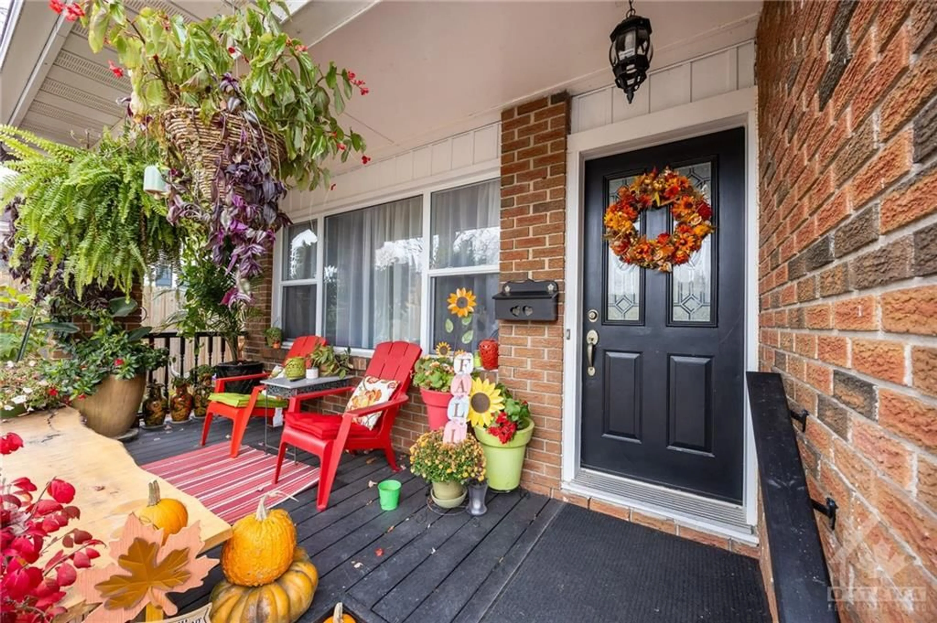 Patio, cottage for 1521 PRESTWICK St, Ottawa Ontario K1E 1S4