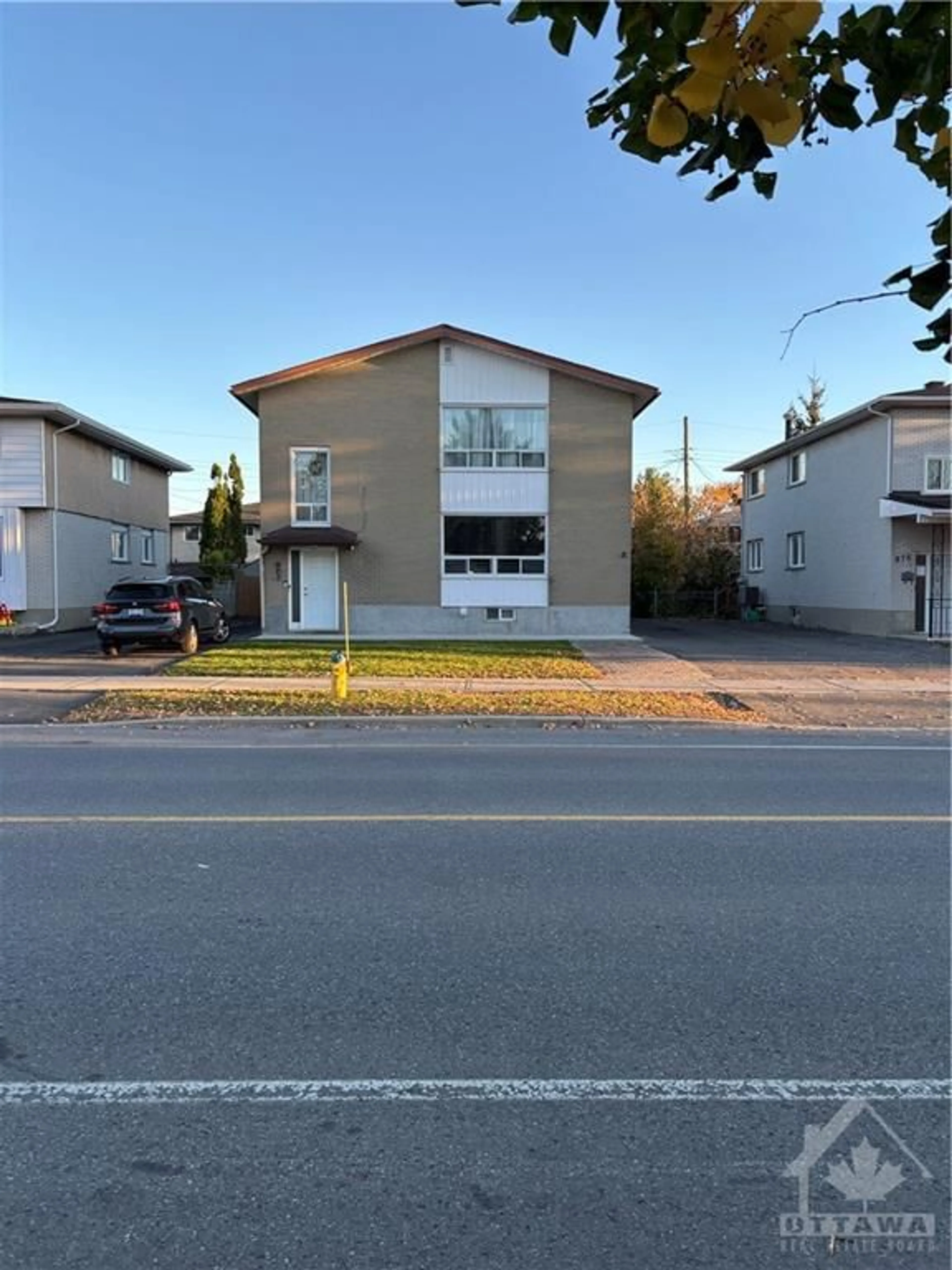 A pic from exterior of the house or condo, the street view for 972 DYNES Rd, Ottawa Ontario K2C 0G8