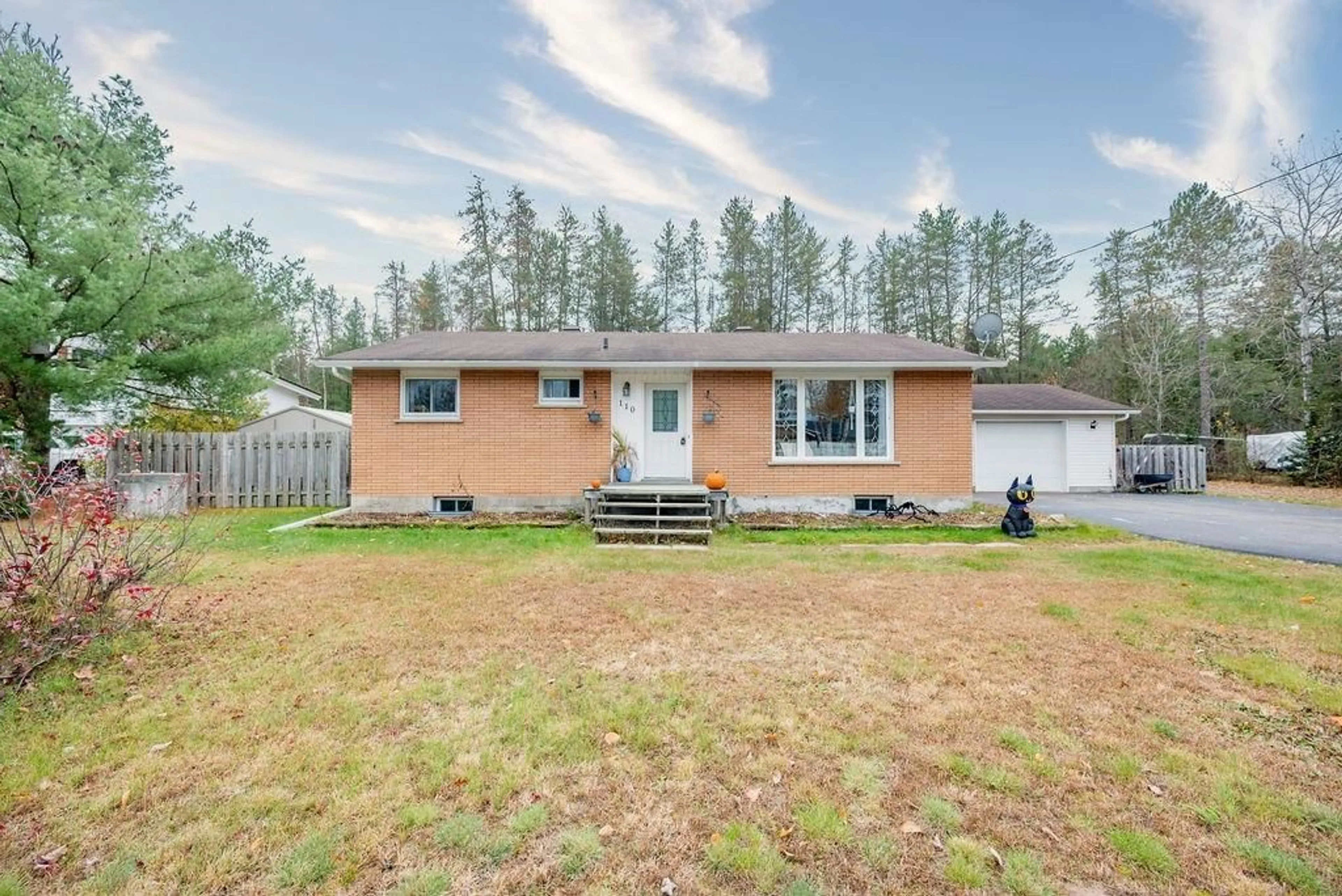 Frontside or backside of a home, cottage for 110 BESSBOROUGH St, Laurentian Hills Ontario K0J 1P0