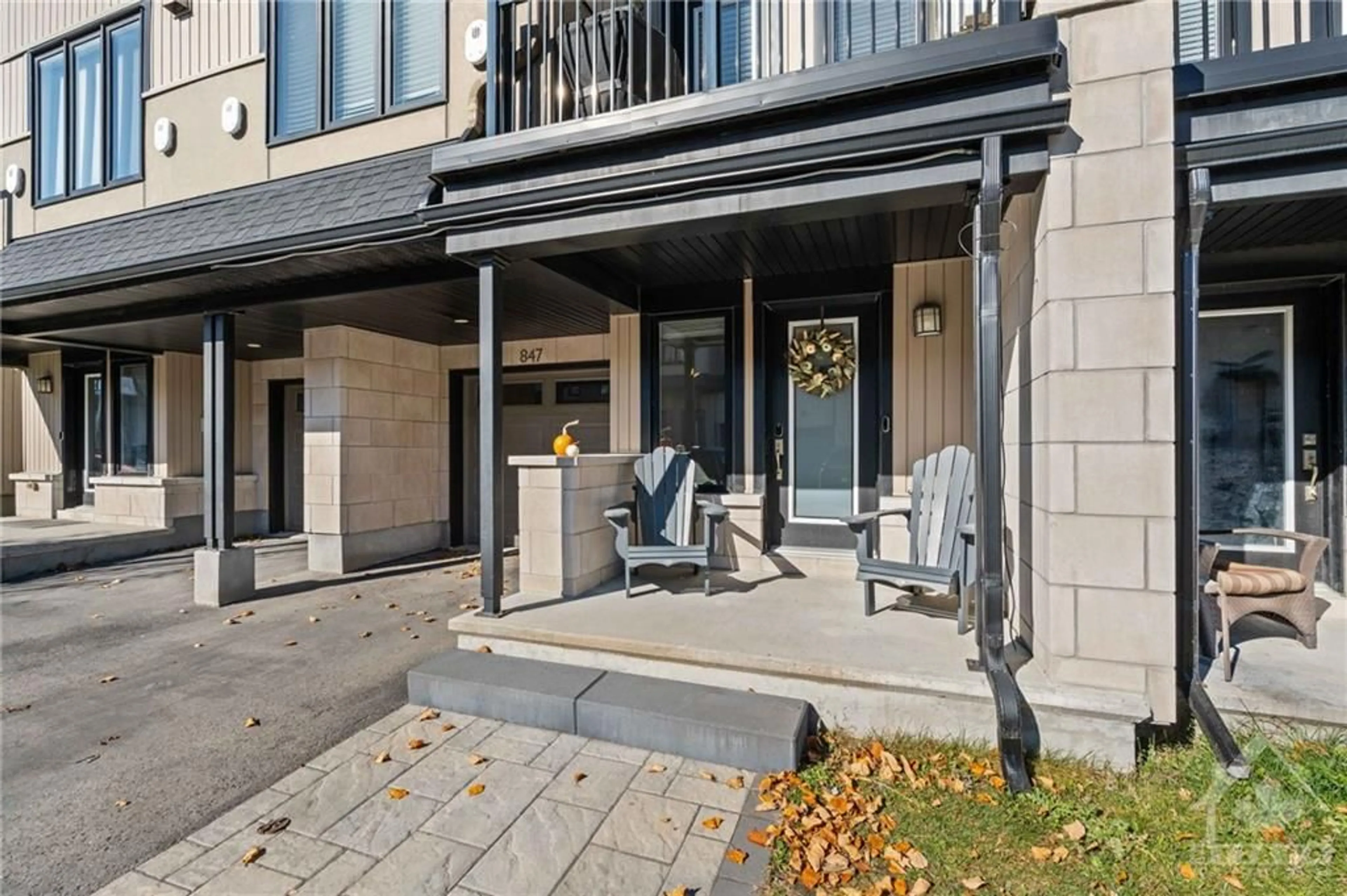 A pic from exterior of the house or condo, the street view for 847 ELEMENT Pvt, Ottawa Ontario K2M 0M8