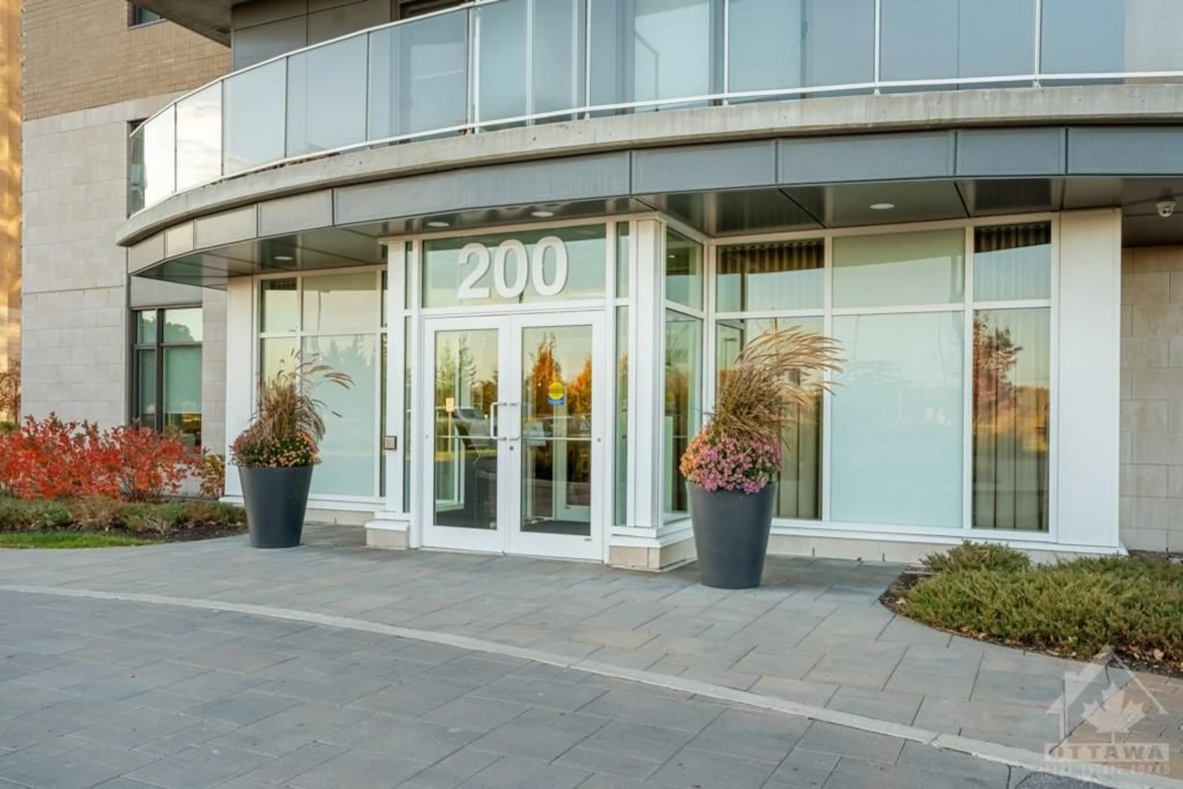 Indoor foyer, ceramic floors for 200 INLET Pvt #1404, Ottawa Ontario K4A 5H3