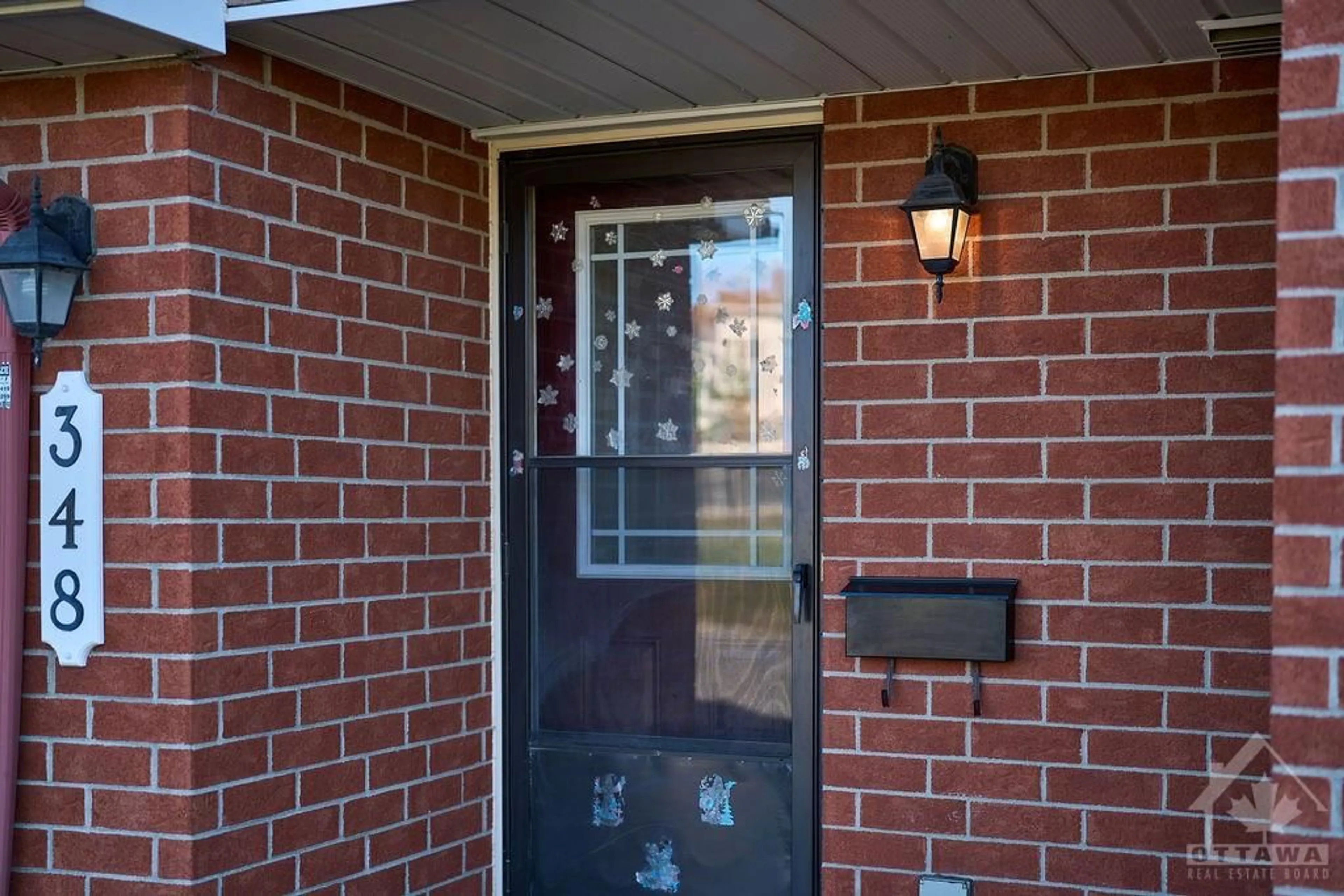 Indoor entryway for 348 SELENE Way, Ottawa Ontario K4A 0G6