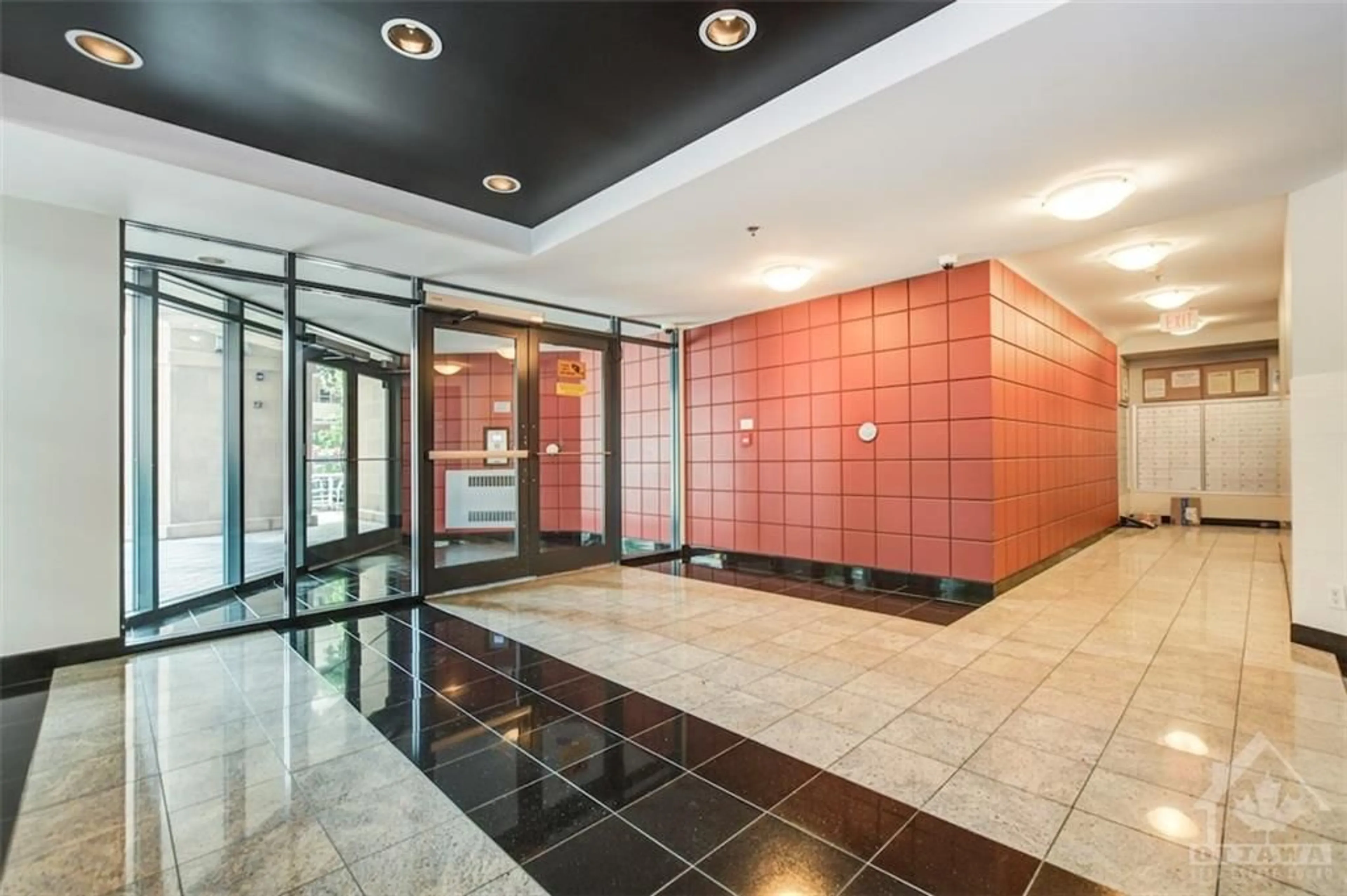 Indoor lobby, unknown floor for 445 LAURIER Ave #1001, Ottawa Ontario K1R 0A2