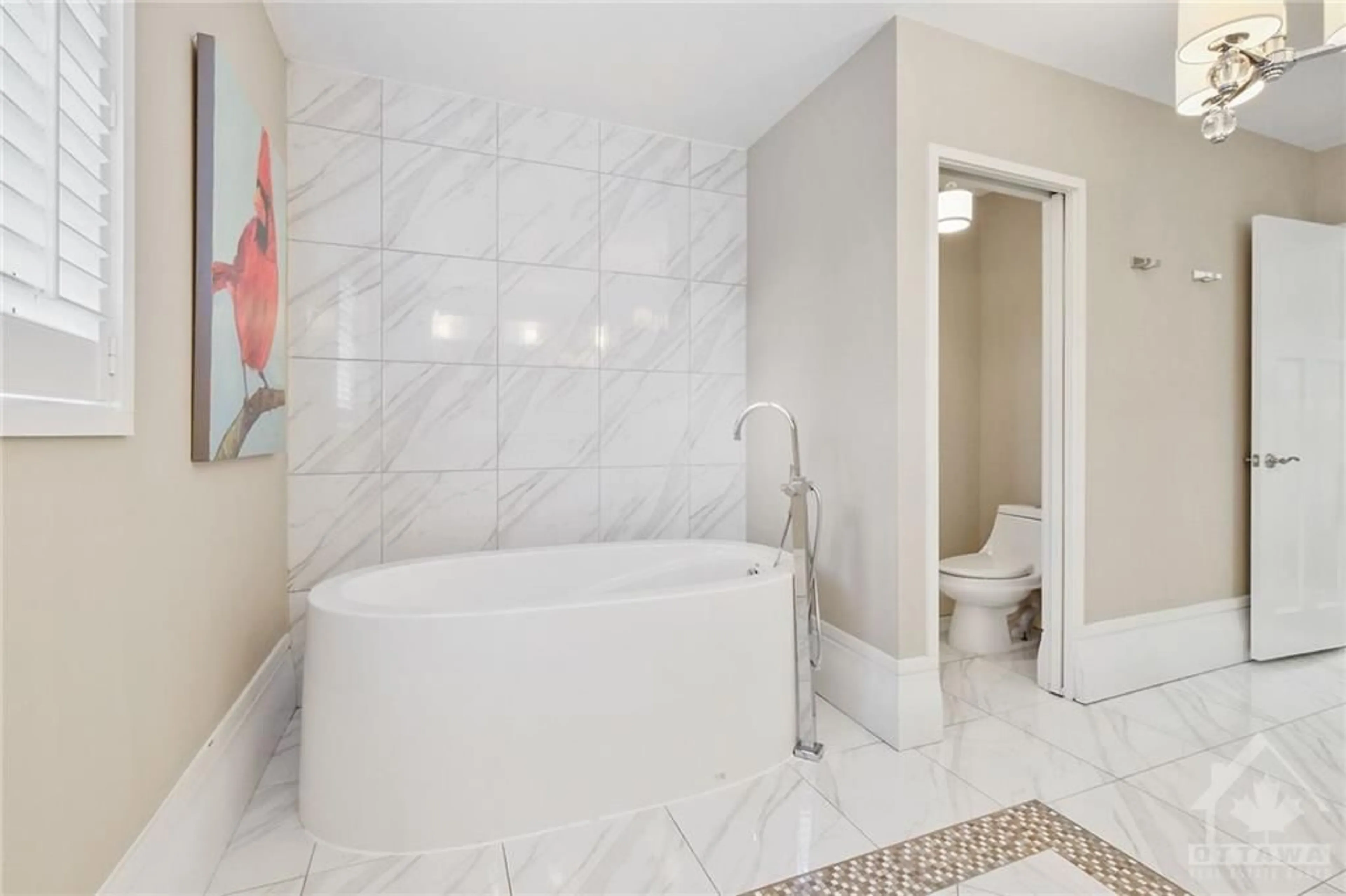 Bathroom, ceramic floors for 89 FOURTH Ave, Ottawa Ontario K1S 2L1