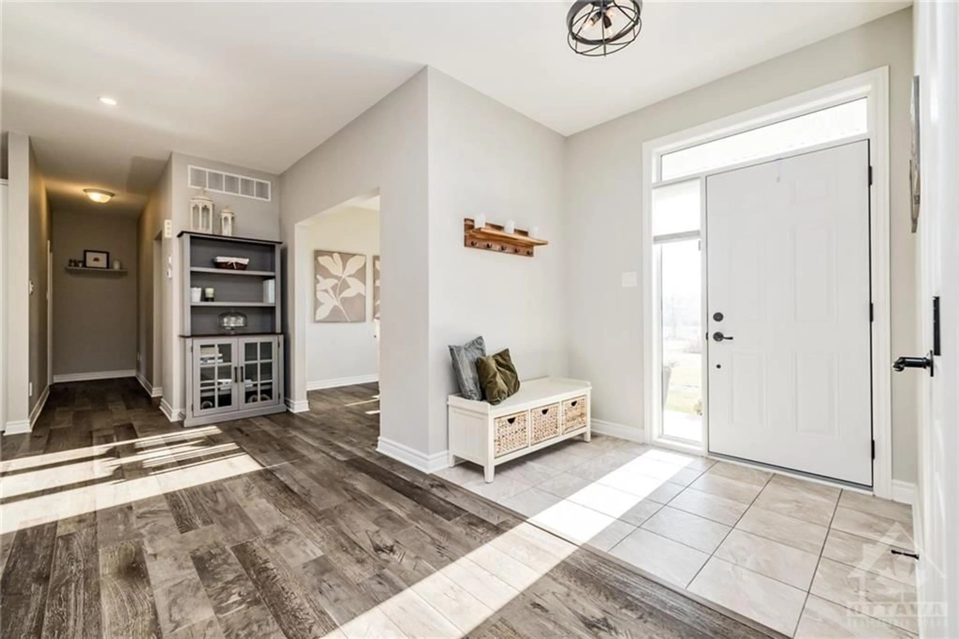 Indoor entryway, wood floors for 541 OSMOND DALEY Dr, Carp Ontario K0A 1L0